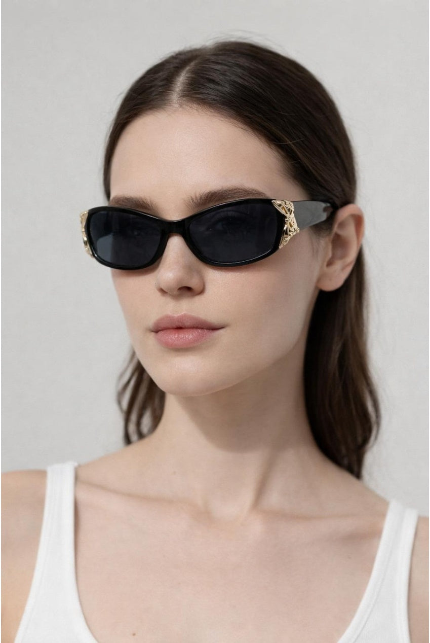 Vintage Wrap Around With Butterfly Detail Sunglasses In Black SG2604202