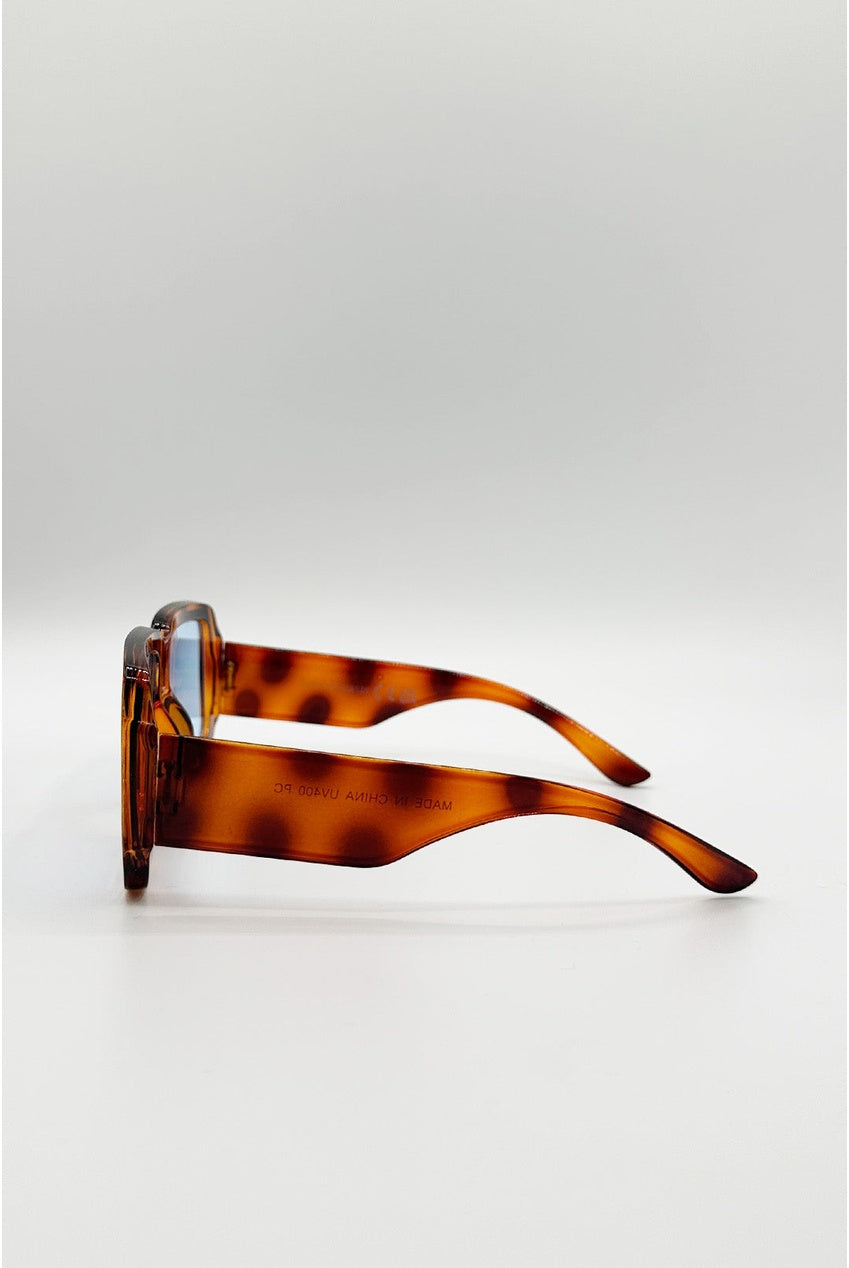 Oversized Square Frame Sunglasses In Brown Stripe SG2608120