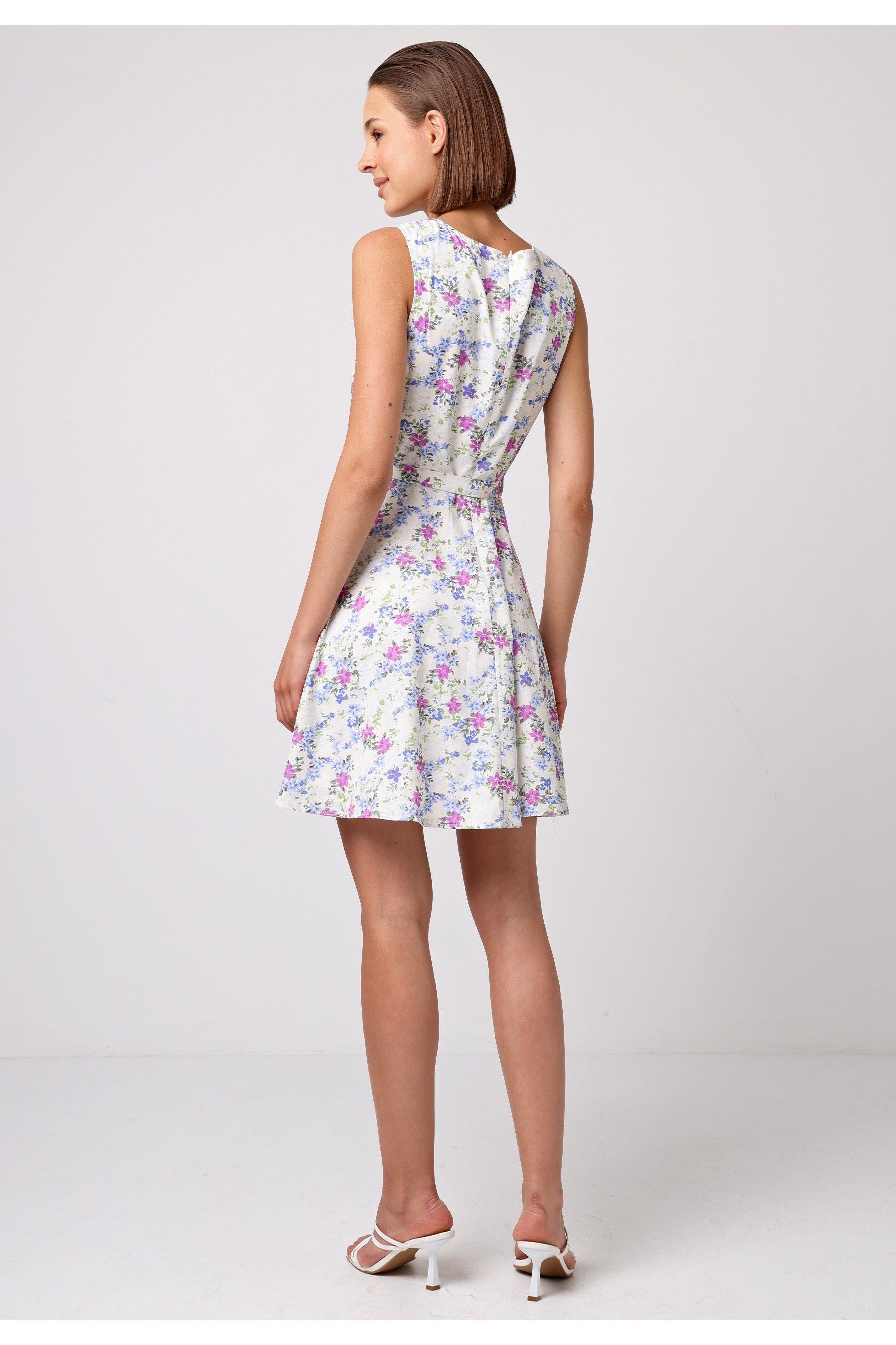 Skater Mini Dress With Tie Belt In White Floral T038865MUTIF
