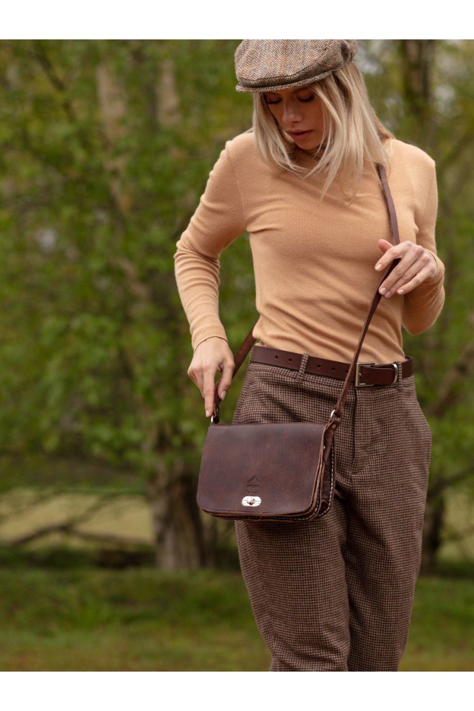 The Kenitra Cross-Body Bag In Dark Brown 2208