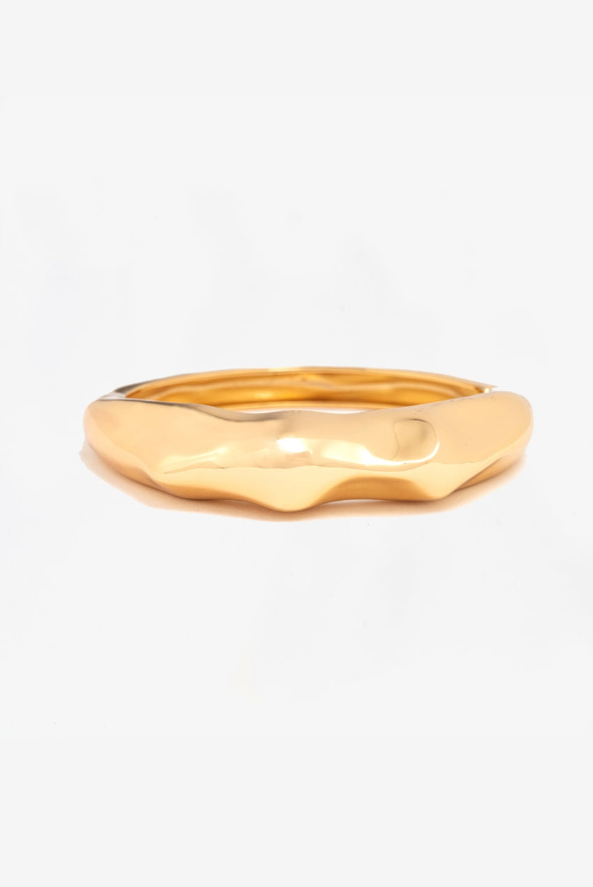 Nami Gold Hammered Bangle US01-10789