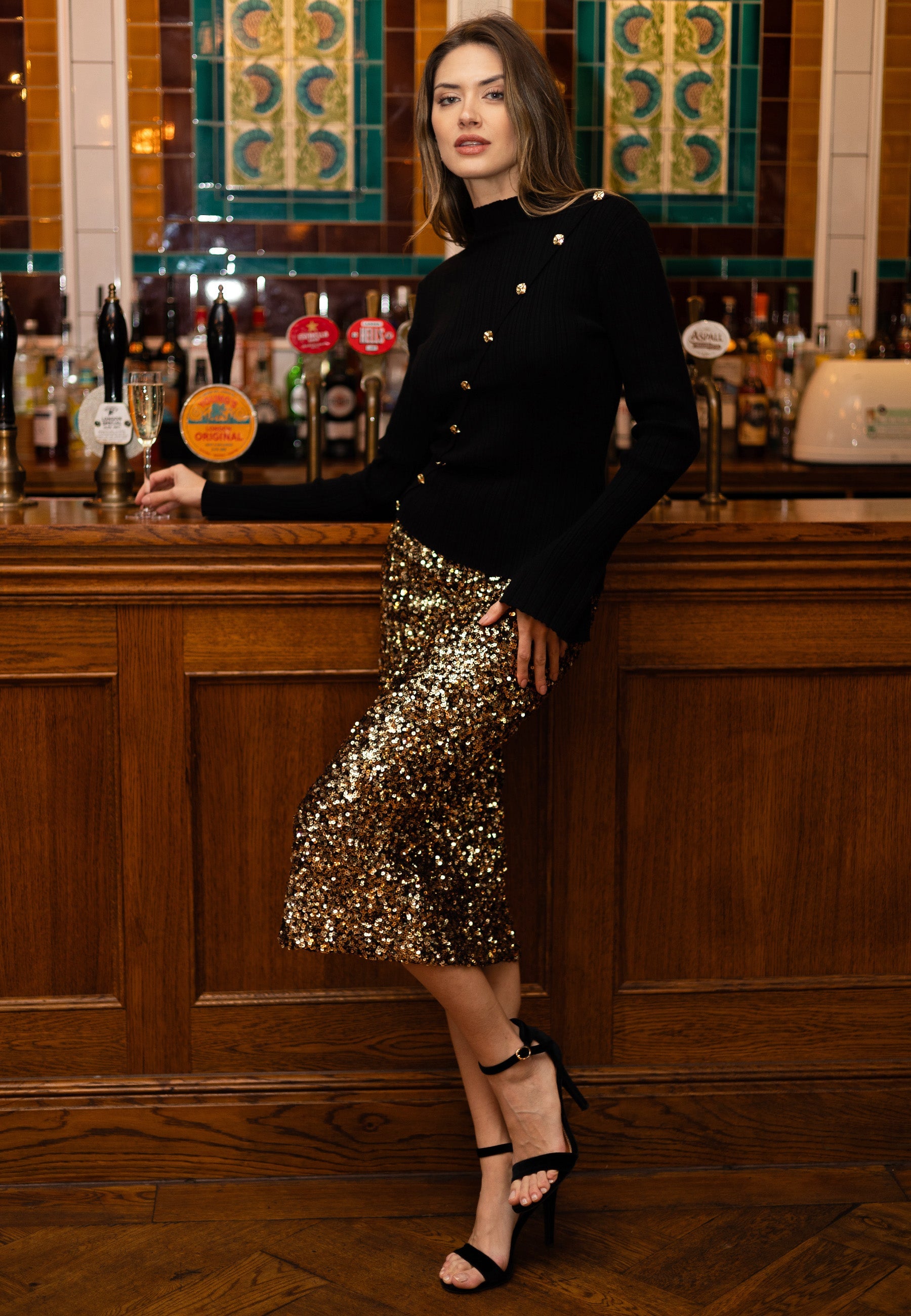 Sequin Midi Skirt In Black Gold Y038339