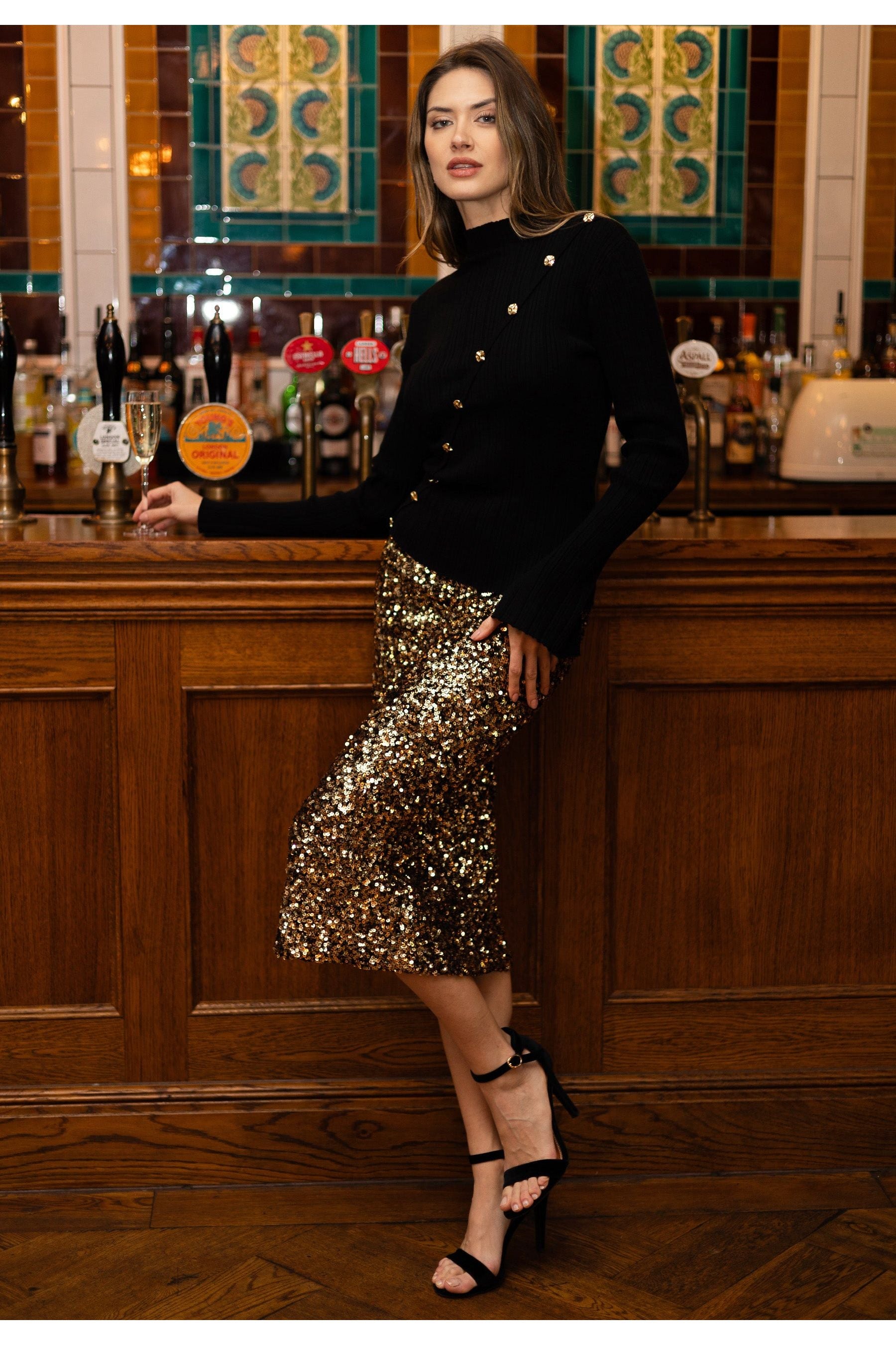 Sequin Midi Skirt In Black Gold Y038339