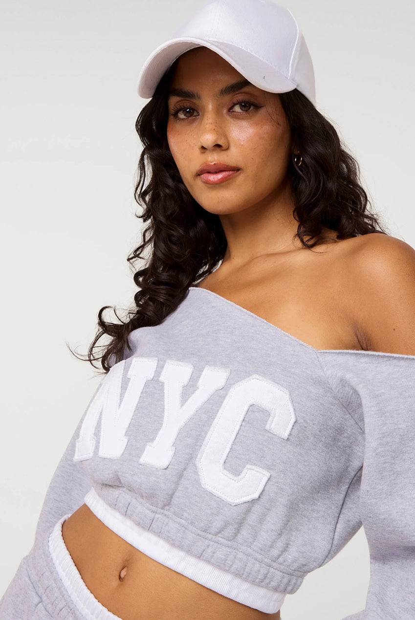 Off The Shoulder Graphic Sweatshirt AW26000P019