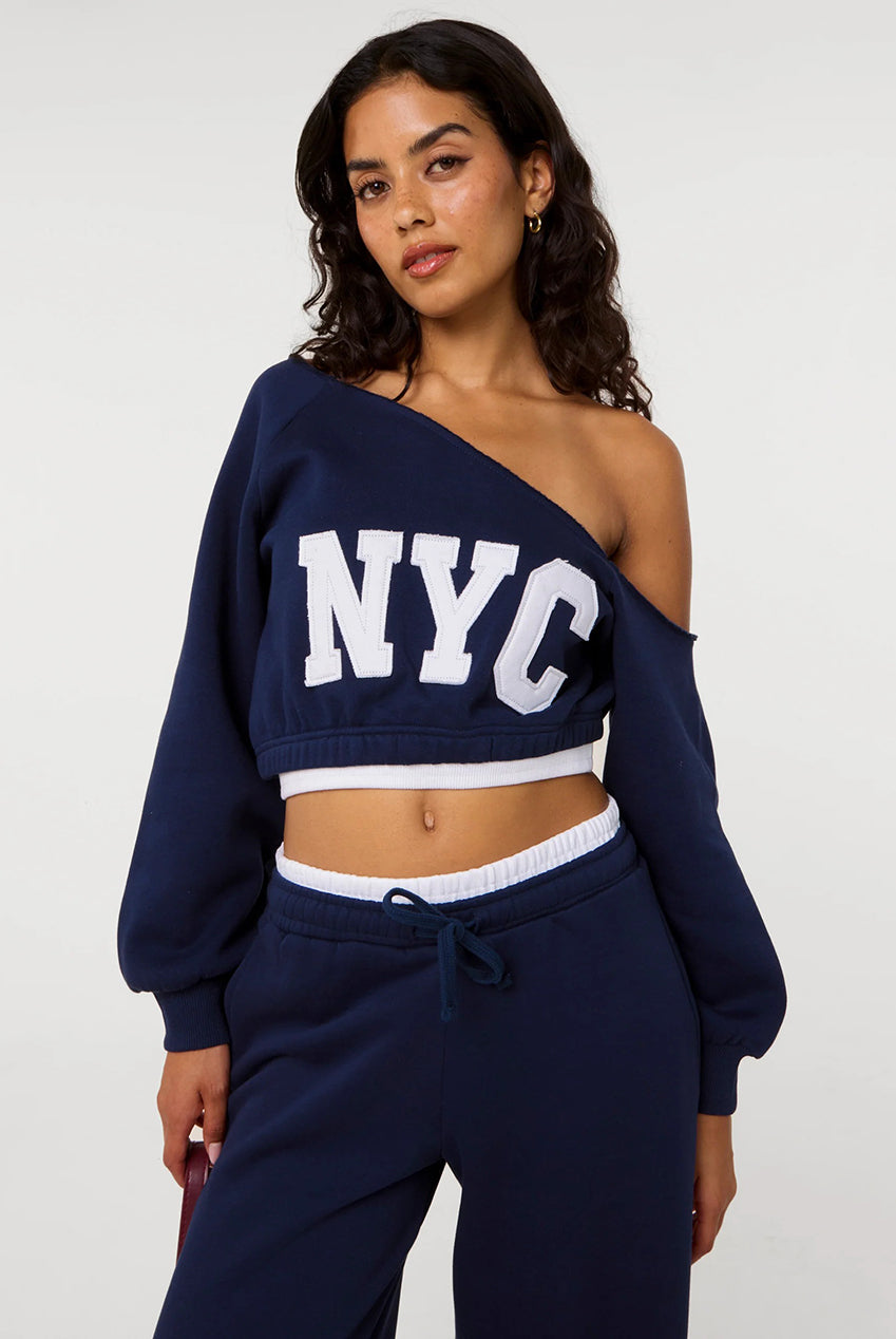 Off The Shoulder Graphic Sweatshirt AW26000P008