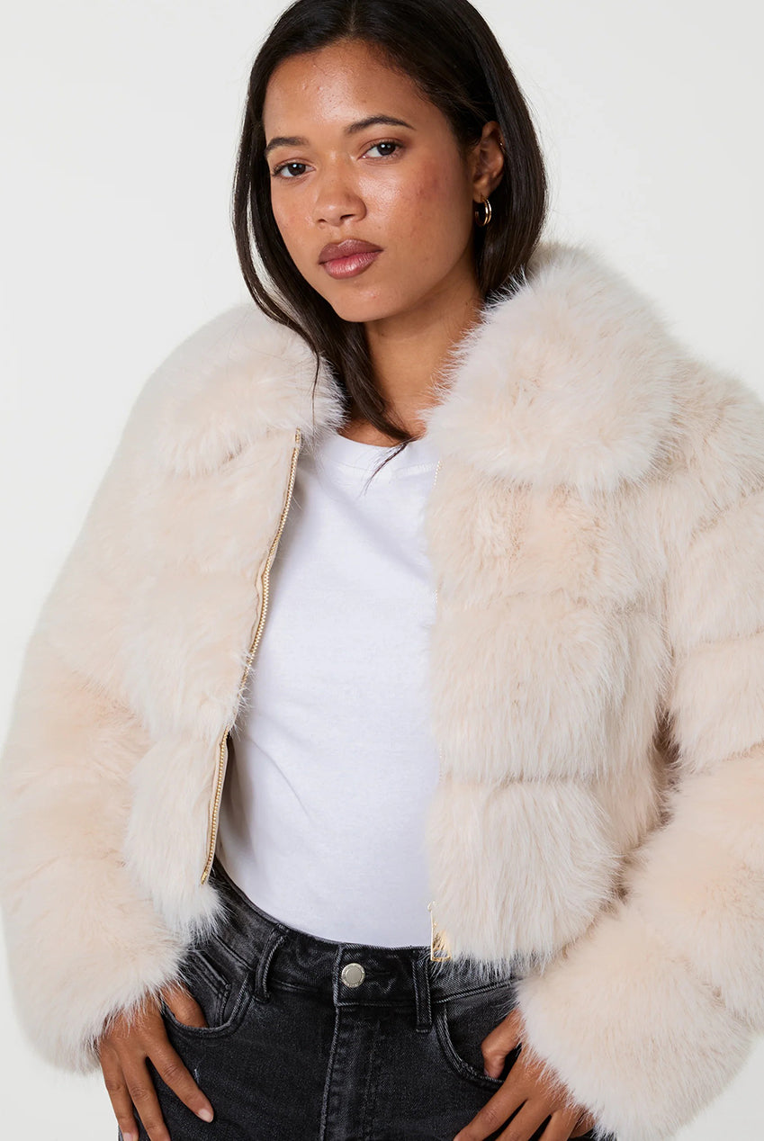 Faux Fur Cropped Coat AW26018P013