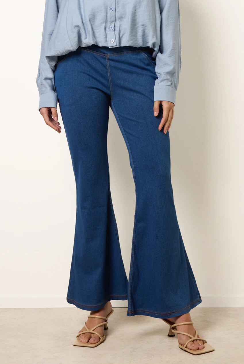 Flared Cross Over Waistband Jeans BV269246018