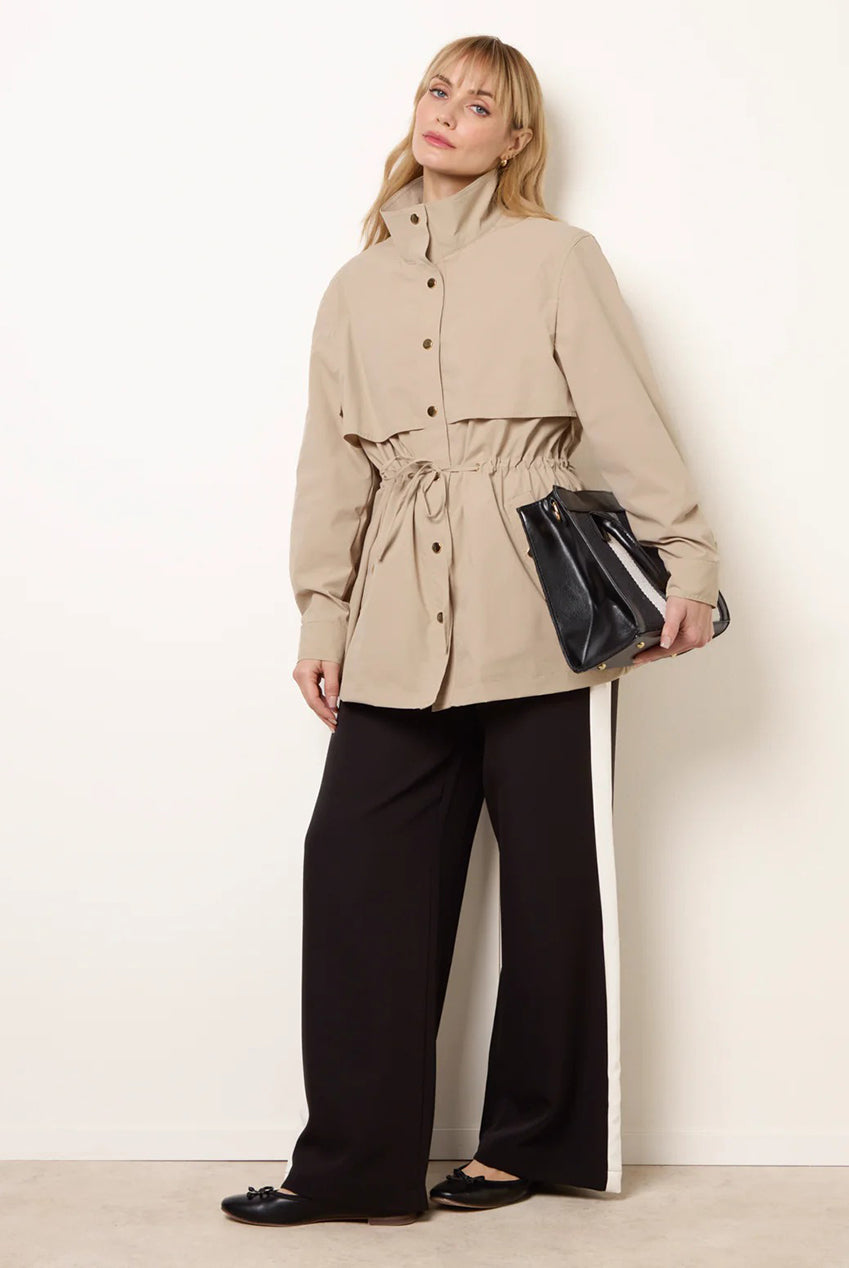 Adjustable Tie Up Light Weight Jacket BV3819001