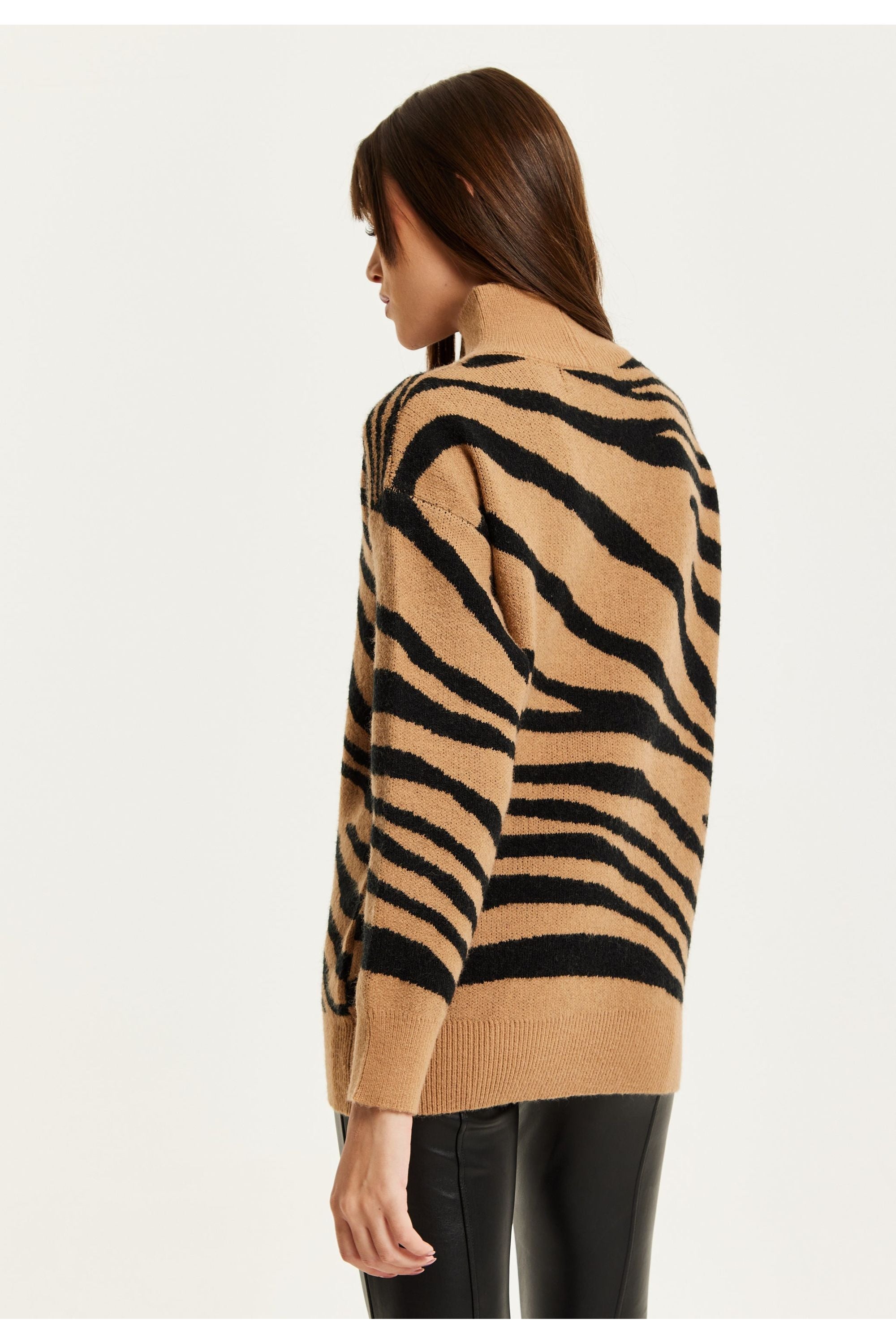 Zebra Pattern High Neck Jumper In Brown And Black B12-LIQ23AW008BB