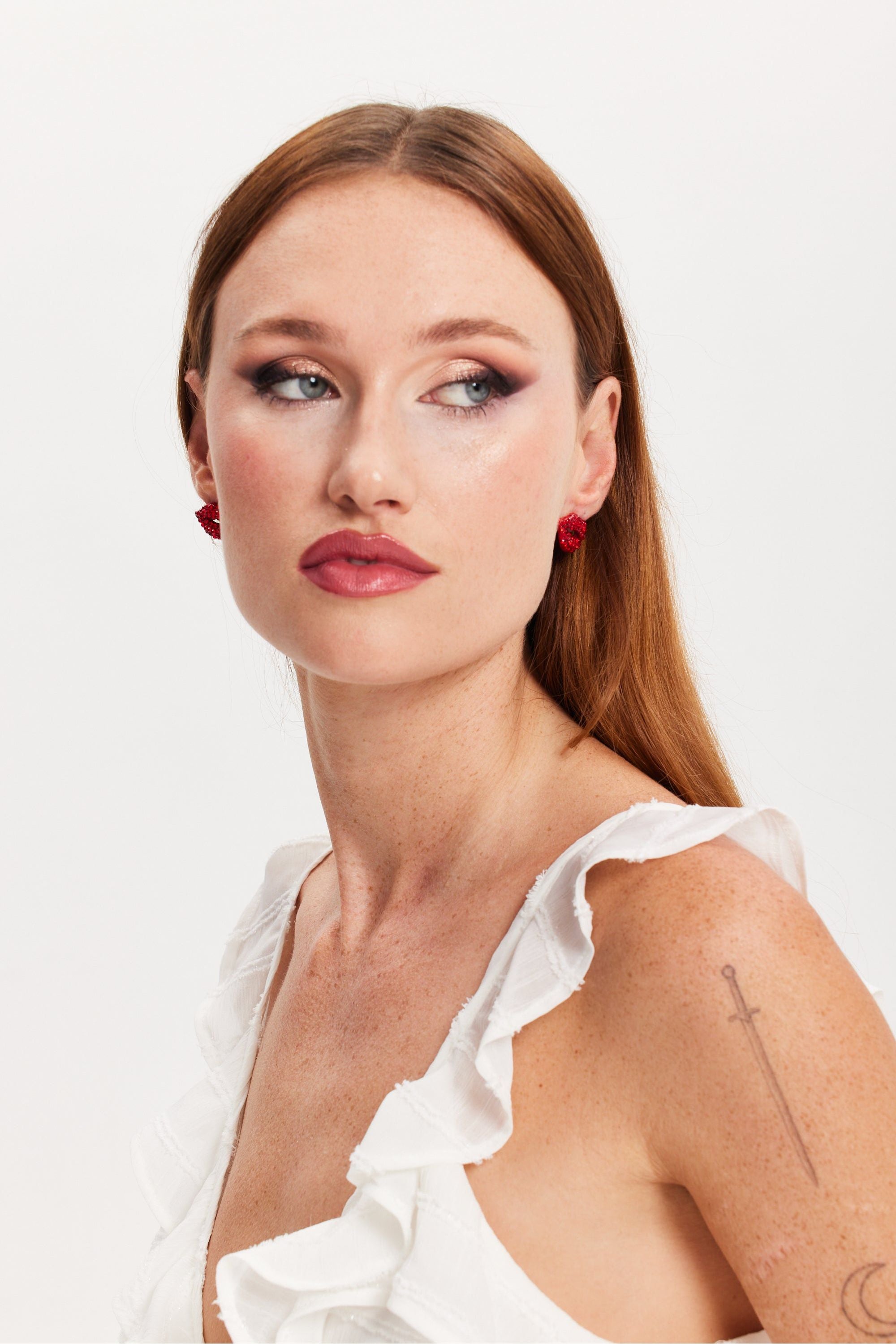 Pair Of Lips Stud Earrings With Rhinestone Embellishment In Red SS24ER18