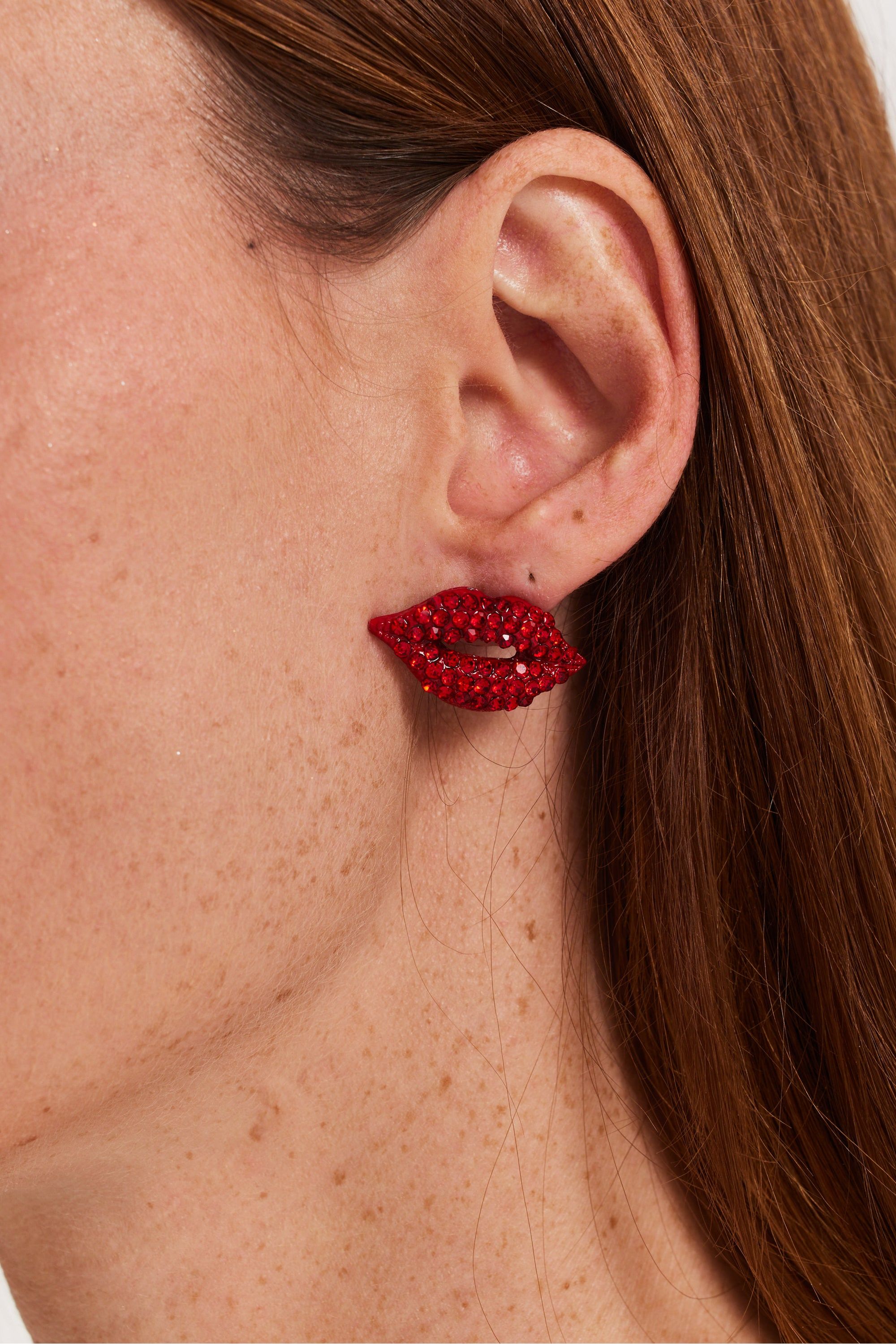 Pair Of Lips Stud Earrings With Rhinestone Embellishment In Red SS24ER18