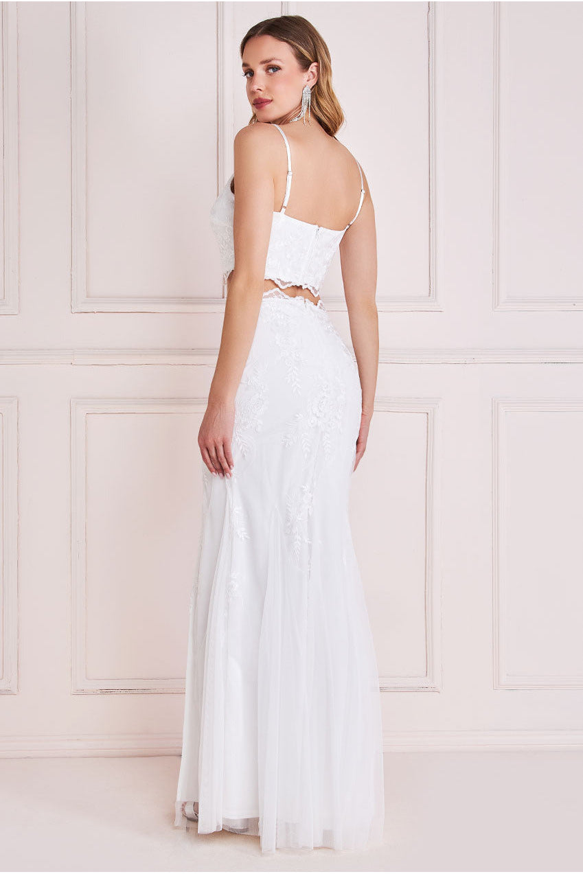 Scalloped Edge Lace Co-ord With Split - White DR3109