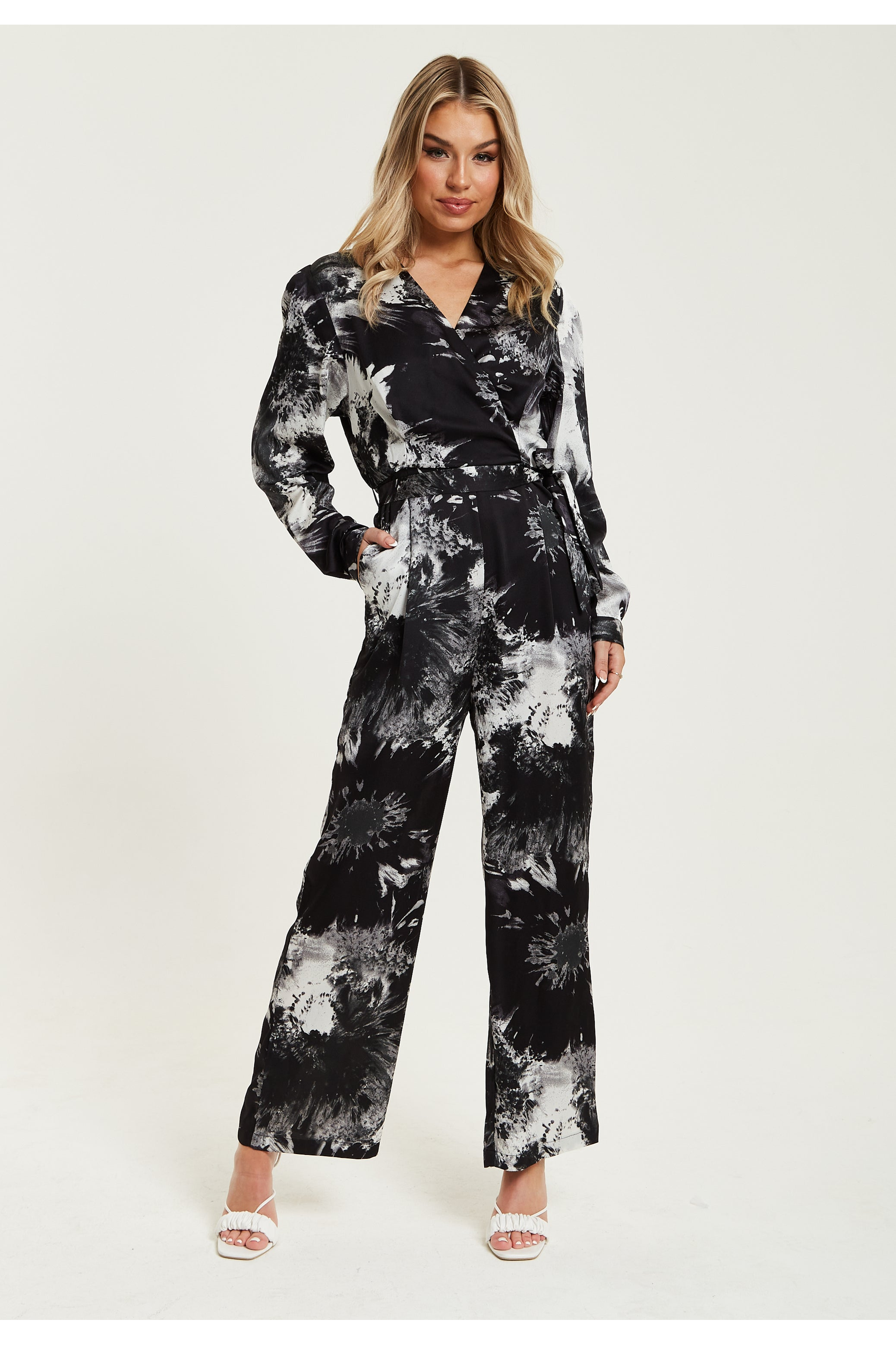 Mono Abstract Print Jumpsuit With Long Sleeves G5-240-LIQ23SS000