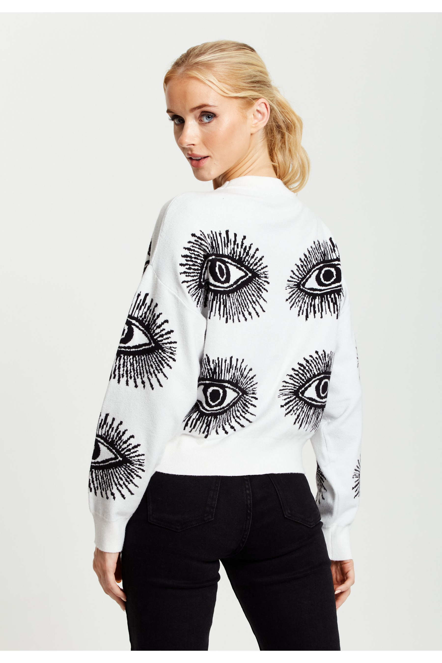 Eye Pattern Jumper In White A5-129-LIQ23KN004
