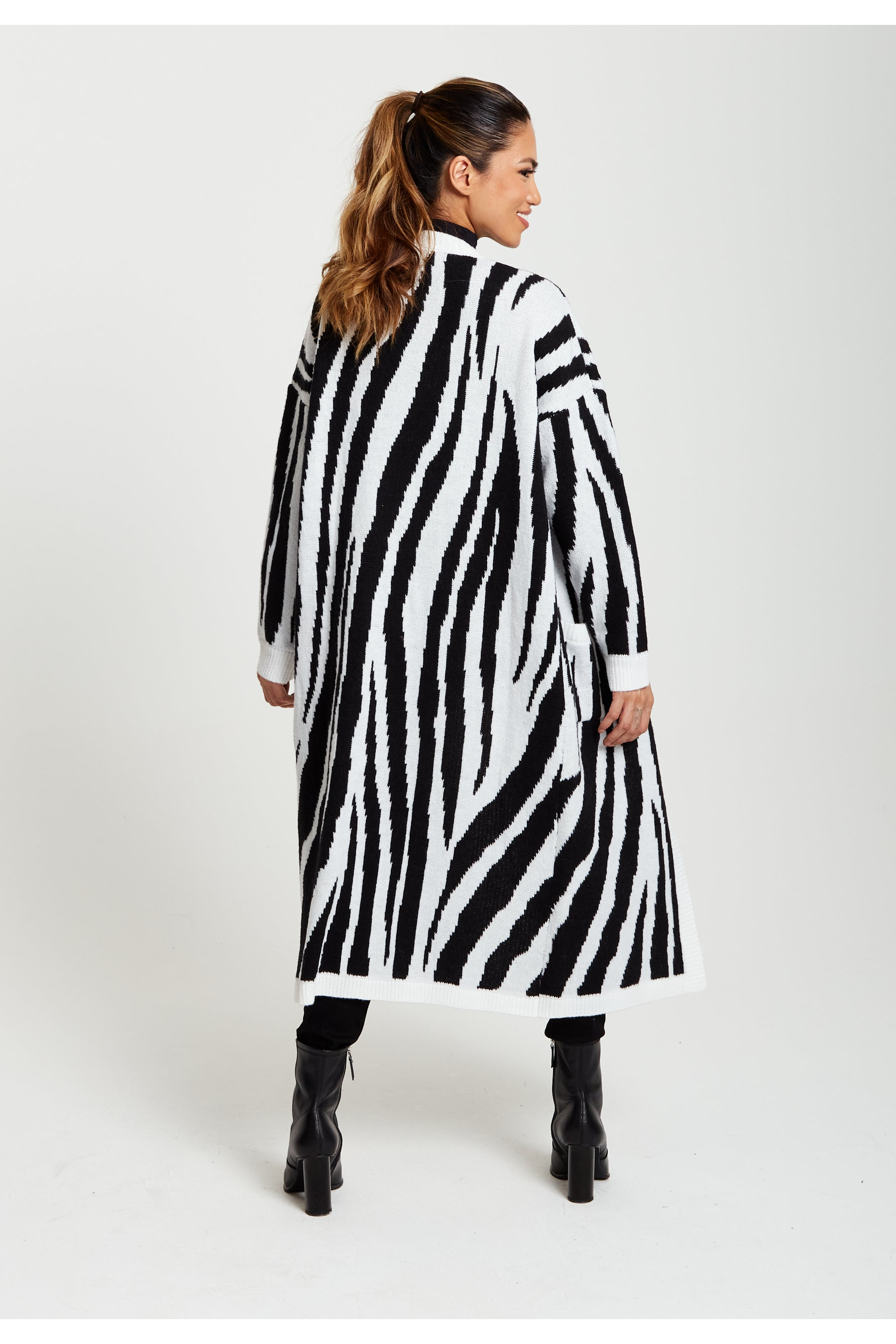 Longline Cardigan In Black And White Zebra Pattern D1-LIQ220204-A