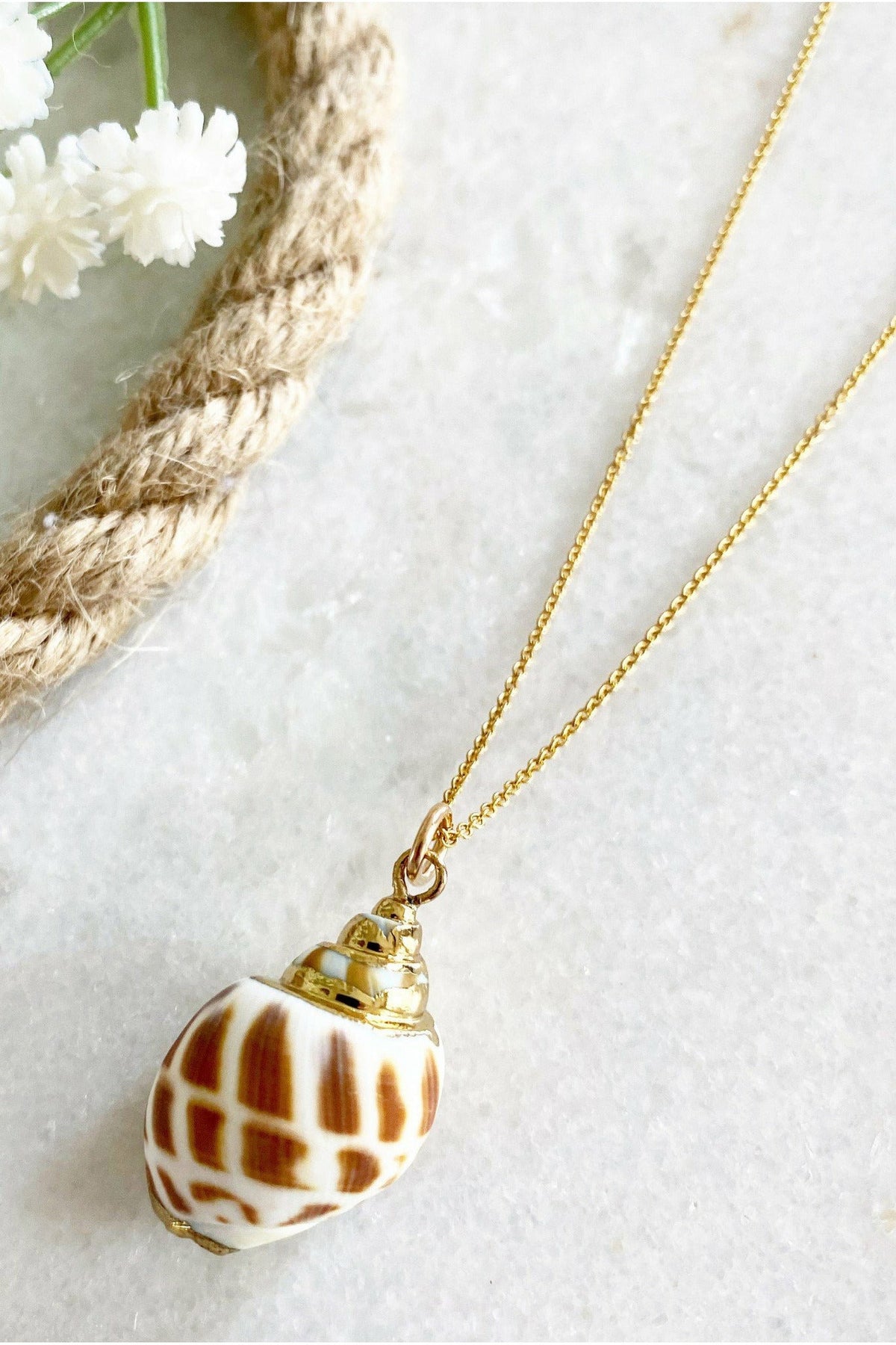 Mira Gold Natural Conch Shell Necklace Mira