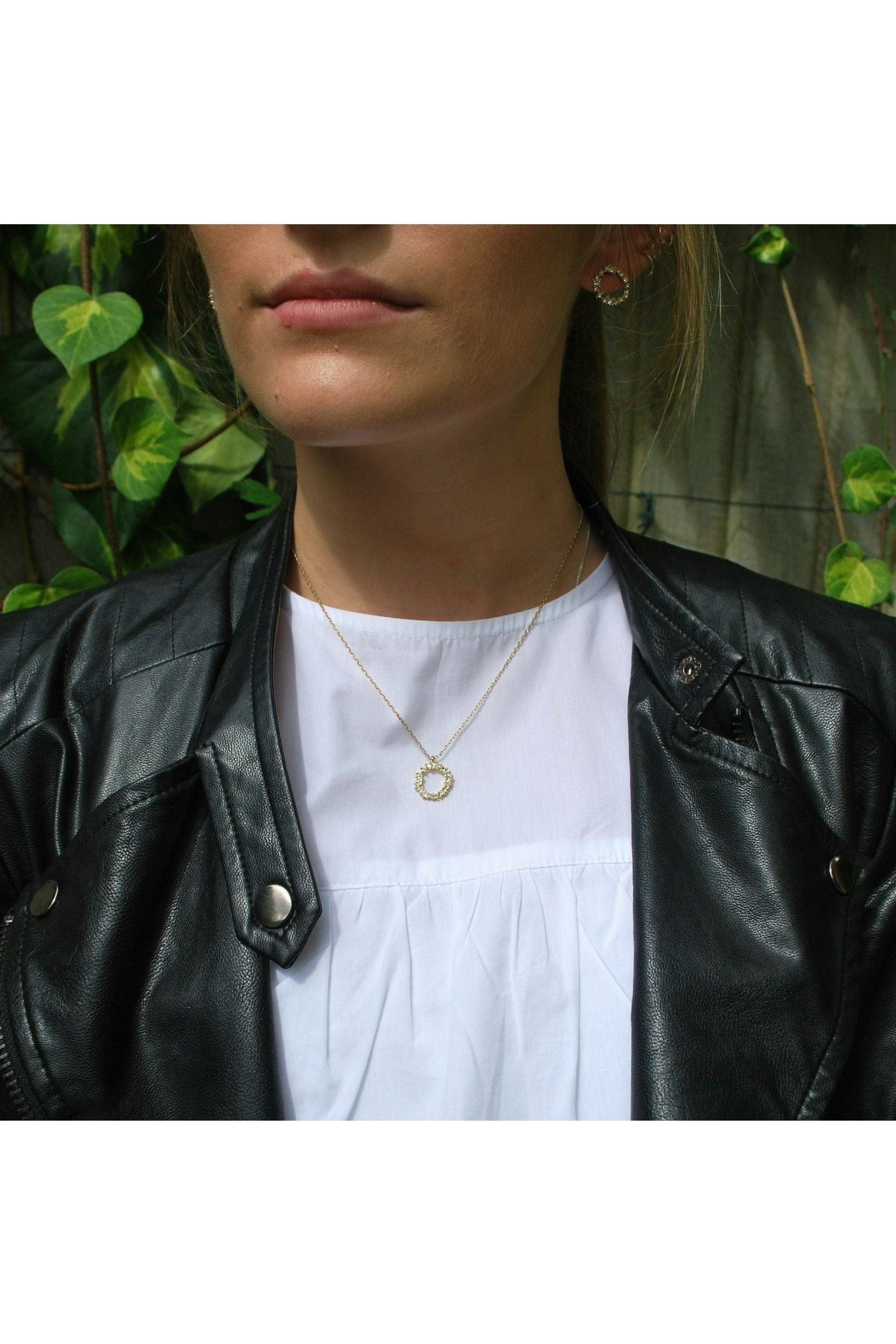 Crystal Cluster Circle Necklace In Gold LN001G