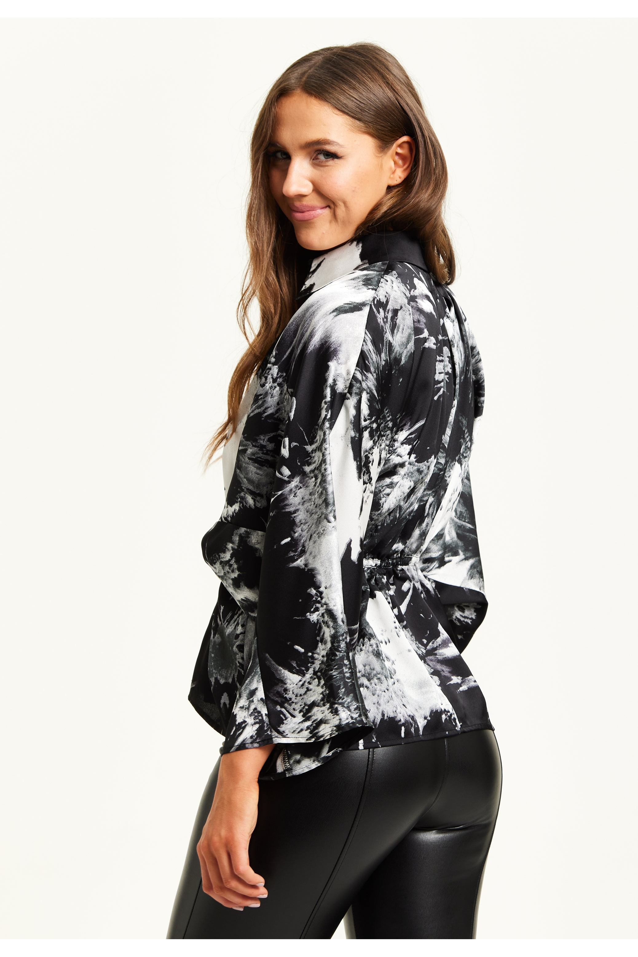 Abstract Print Shirt With Long Sleeves G6-227-LIQTRAN22-005-3