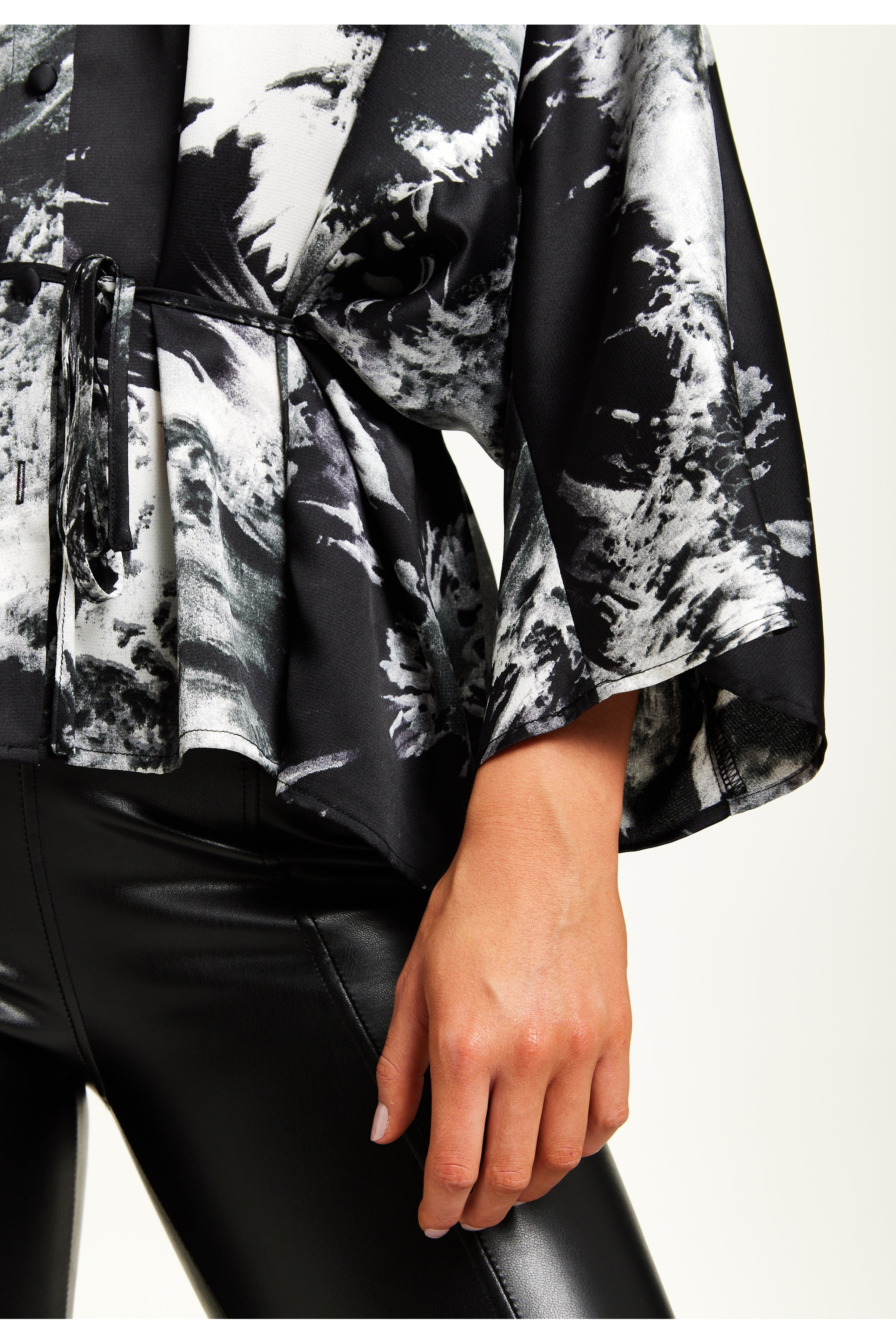 Abstract Print Shirt With Long Sleeves G6-227-LIQTRAN22-005-3