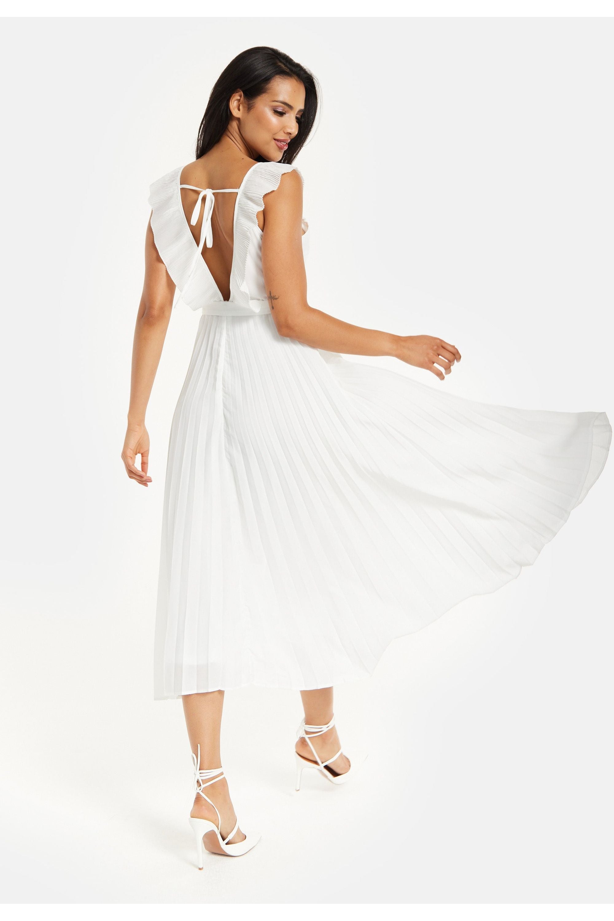 Frilled V Neck Sleeveless Pleated Maxi Dress In White MSL019