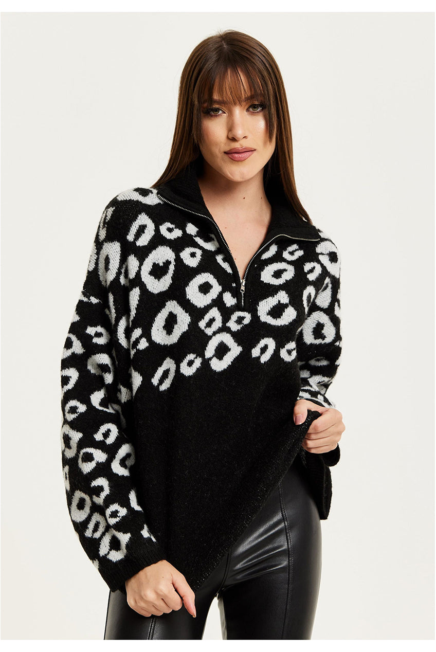 Black And White Jacquard Animal Pattern Jumper With Zip Front B25-LIQ23AW021