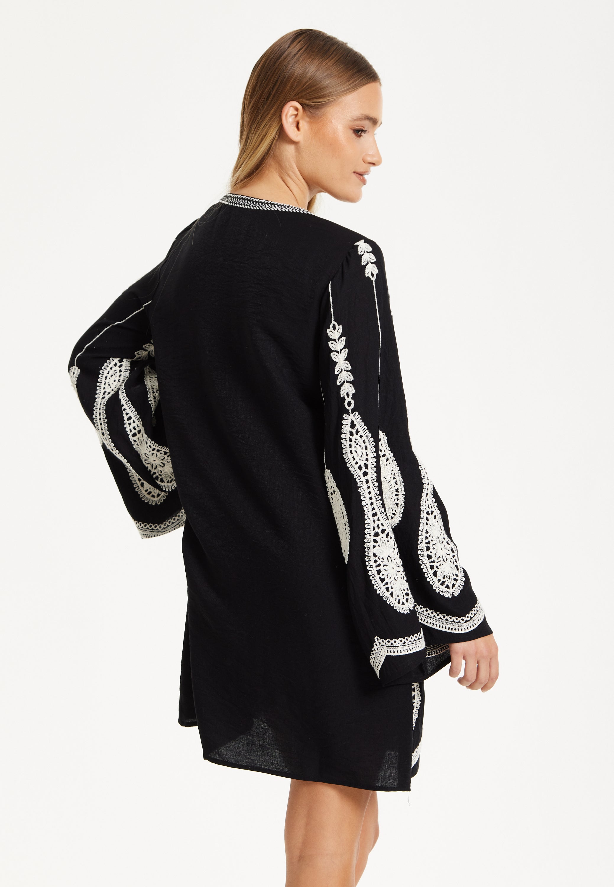 Black Embroidered Flare Sleeve Dress 25SS8813001