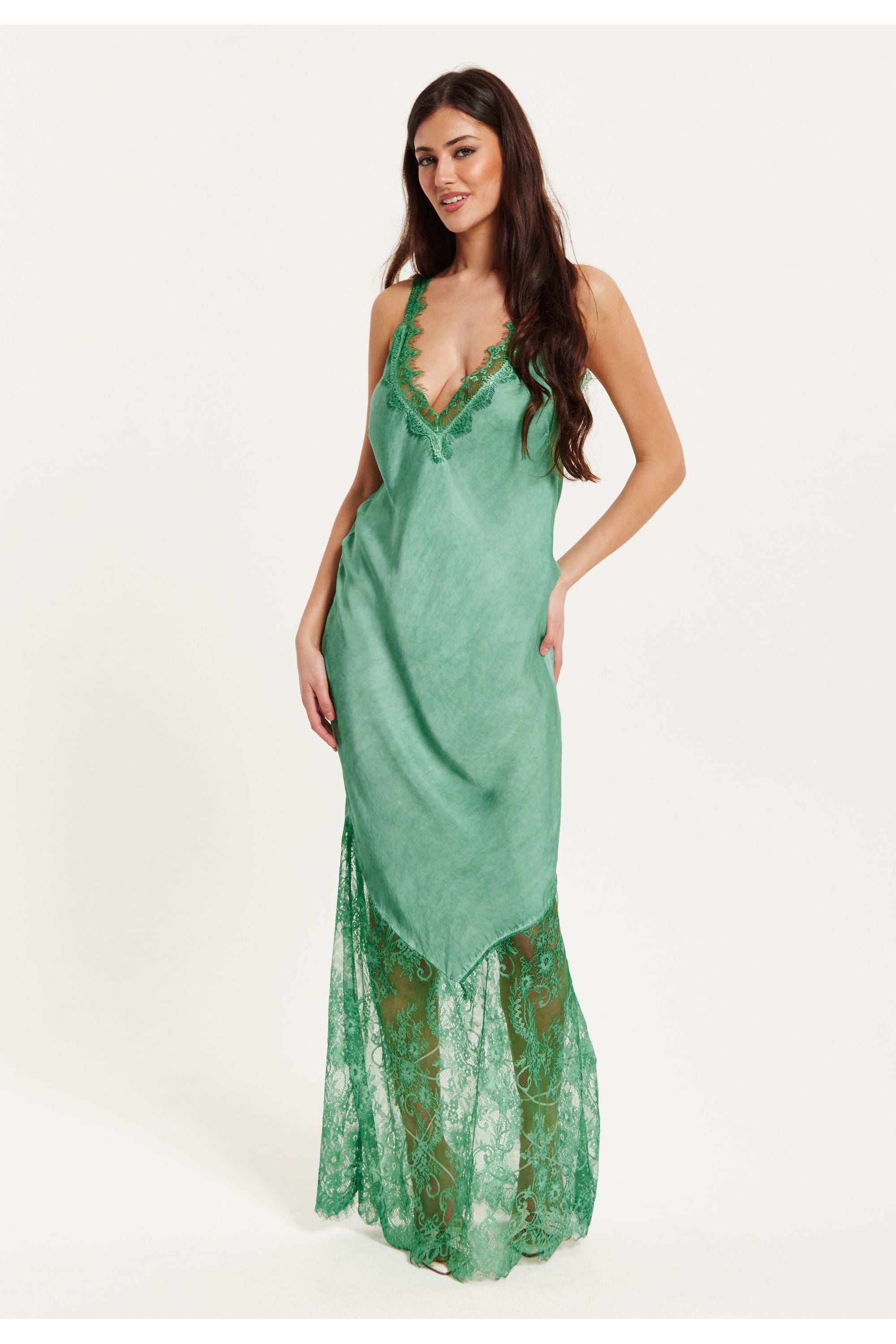 Lace Detailed V Neck Maxi Dress In Dark Green UAL01410