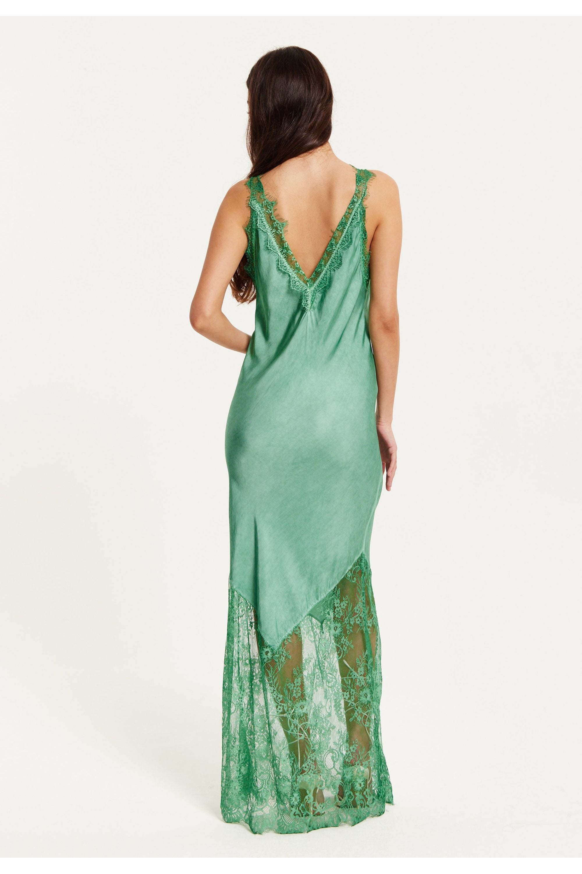 Lace Detailed V Neck Maxi Dress In Dark Green UAL01410