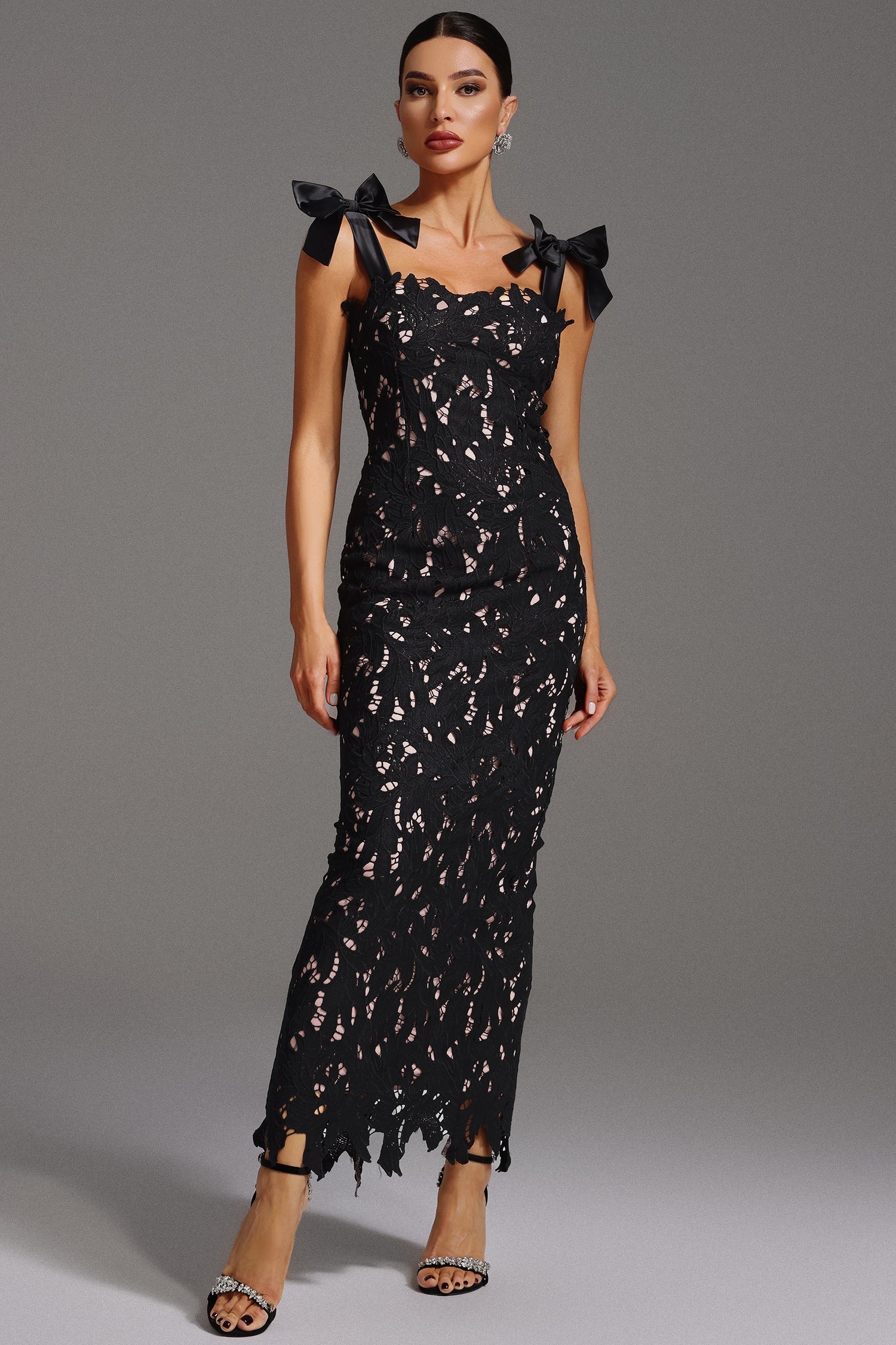 Lucretia Sleeveless Lace Bow Maxi Dress D250201541
