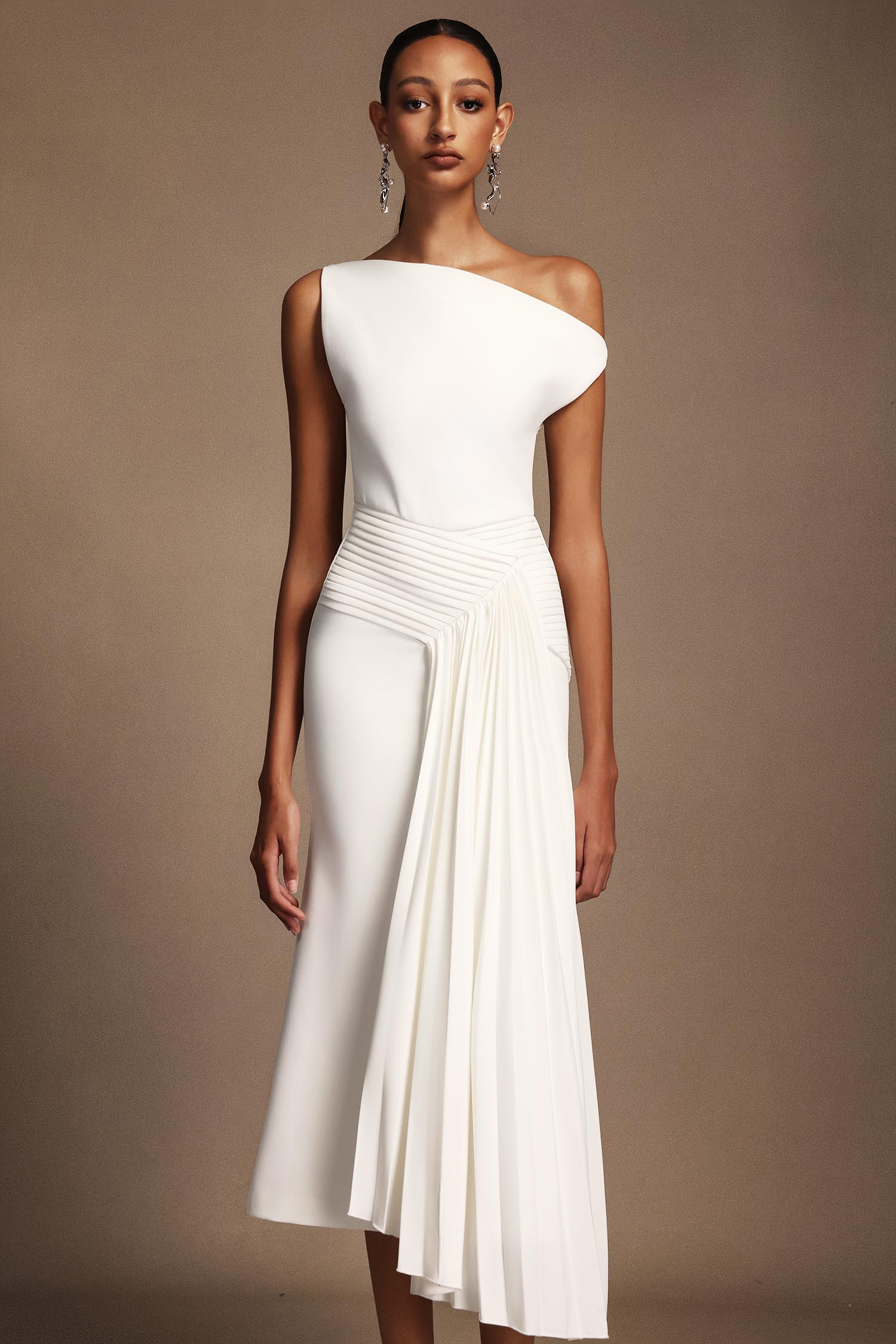 Paulina Oblique Shoulder Sleeveless Folds White Midi Dress C250300341