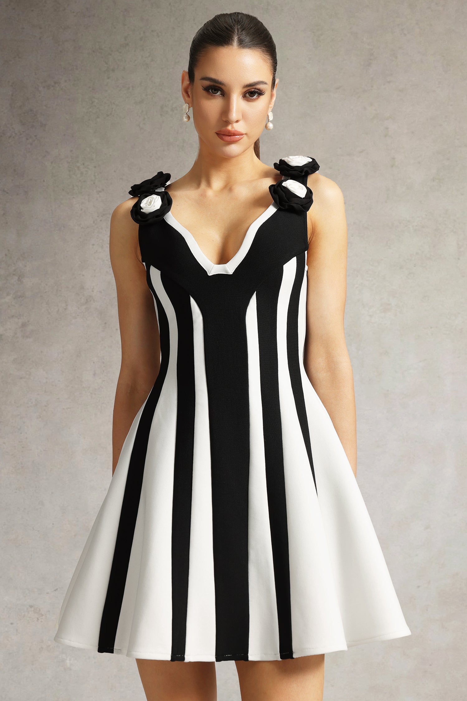 Serela Sleeveless V-Neck Flower Bandage Mini Dress D250805403-FLORAL