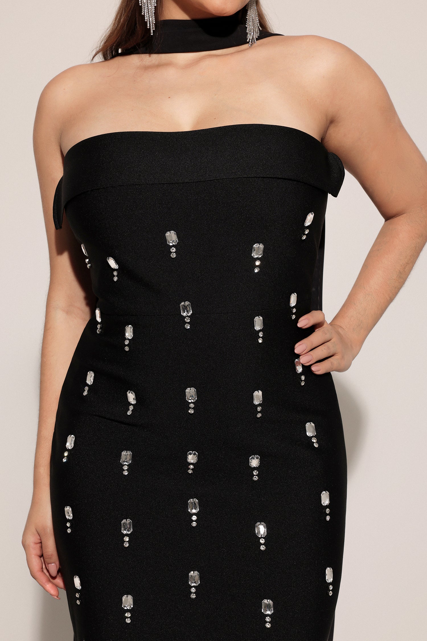 Nadja Sleeveless Diamond Bunting Bandage Maxi Dress D250701236