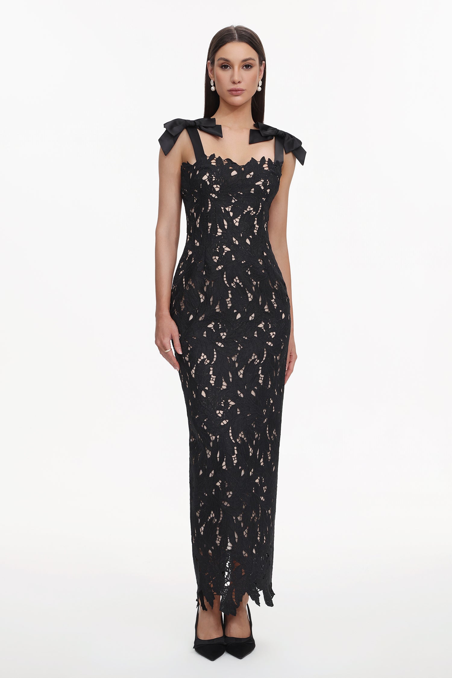 Lucretia Sleeveless Lace Bow Maxi Dress D250201541