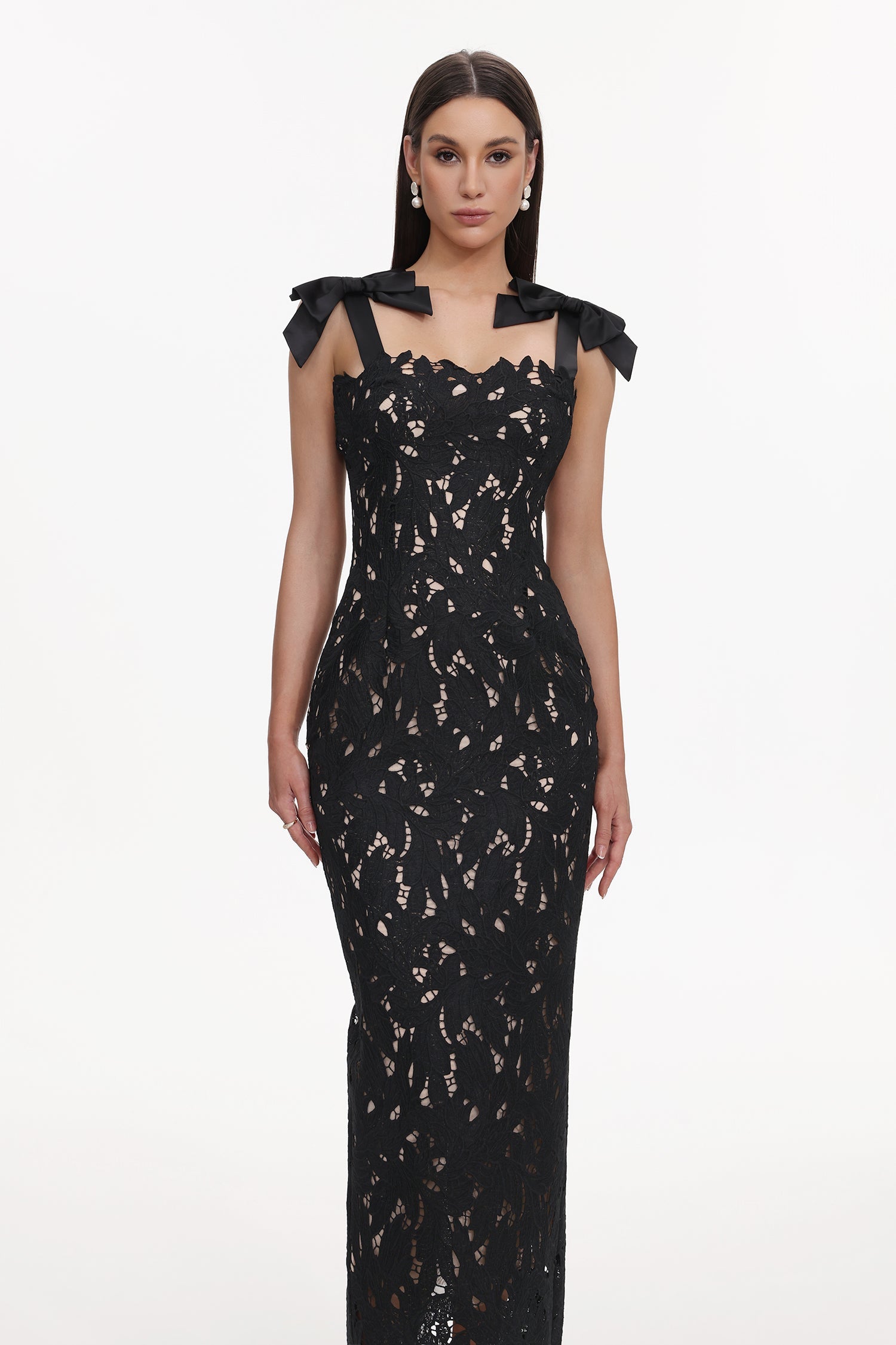 Lucretia Sleeveless Lace Bow Maxi Dress D250201541
