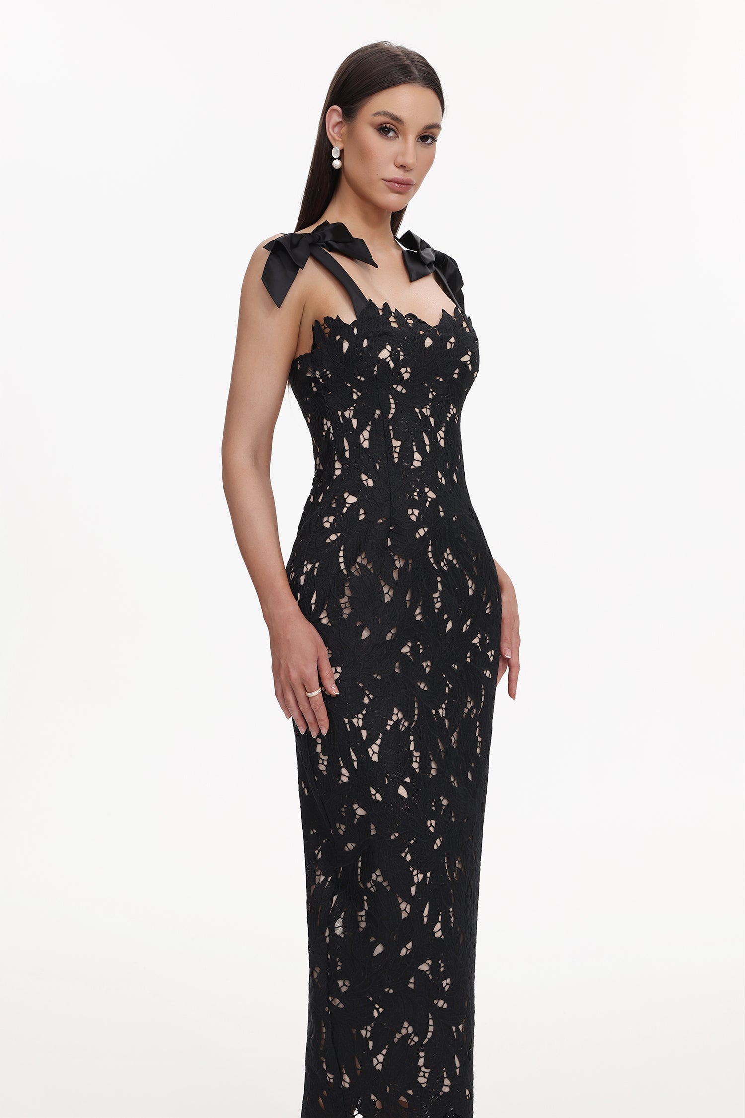 Lucretia Sleeveless Lace Bow Maxi Dress D250201541