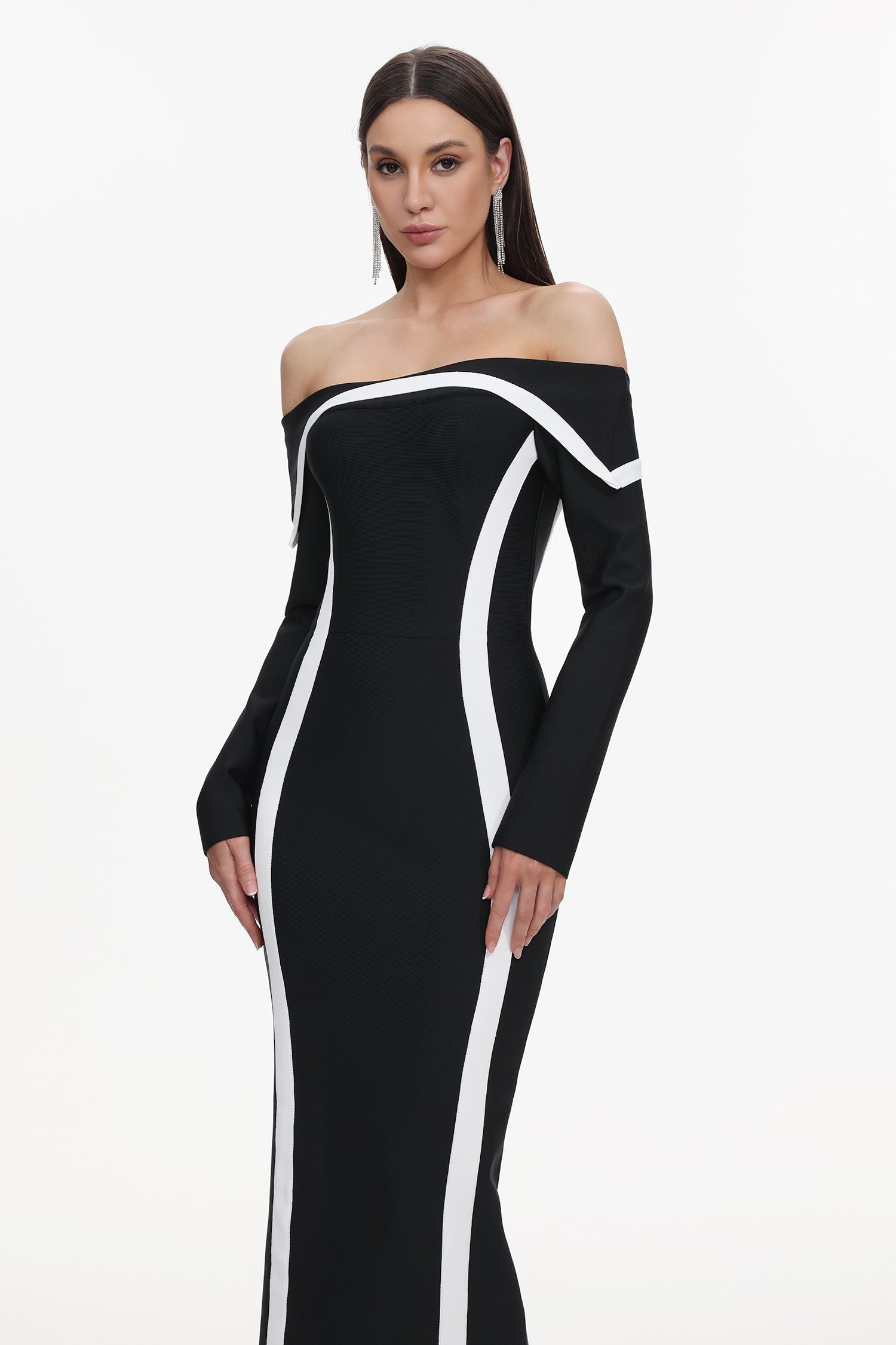 Hilda Off-the-Shoulder Long Sleeve Maxi Dress D250101234