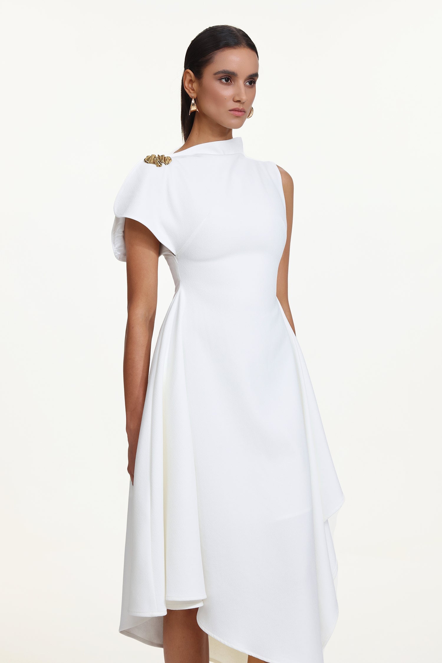 Weren Elegant Contour High Neck Asymmetric Maxi Dress D251201536
