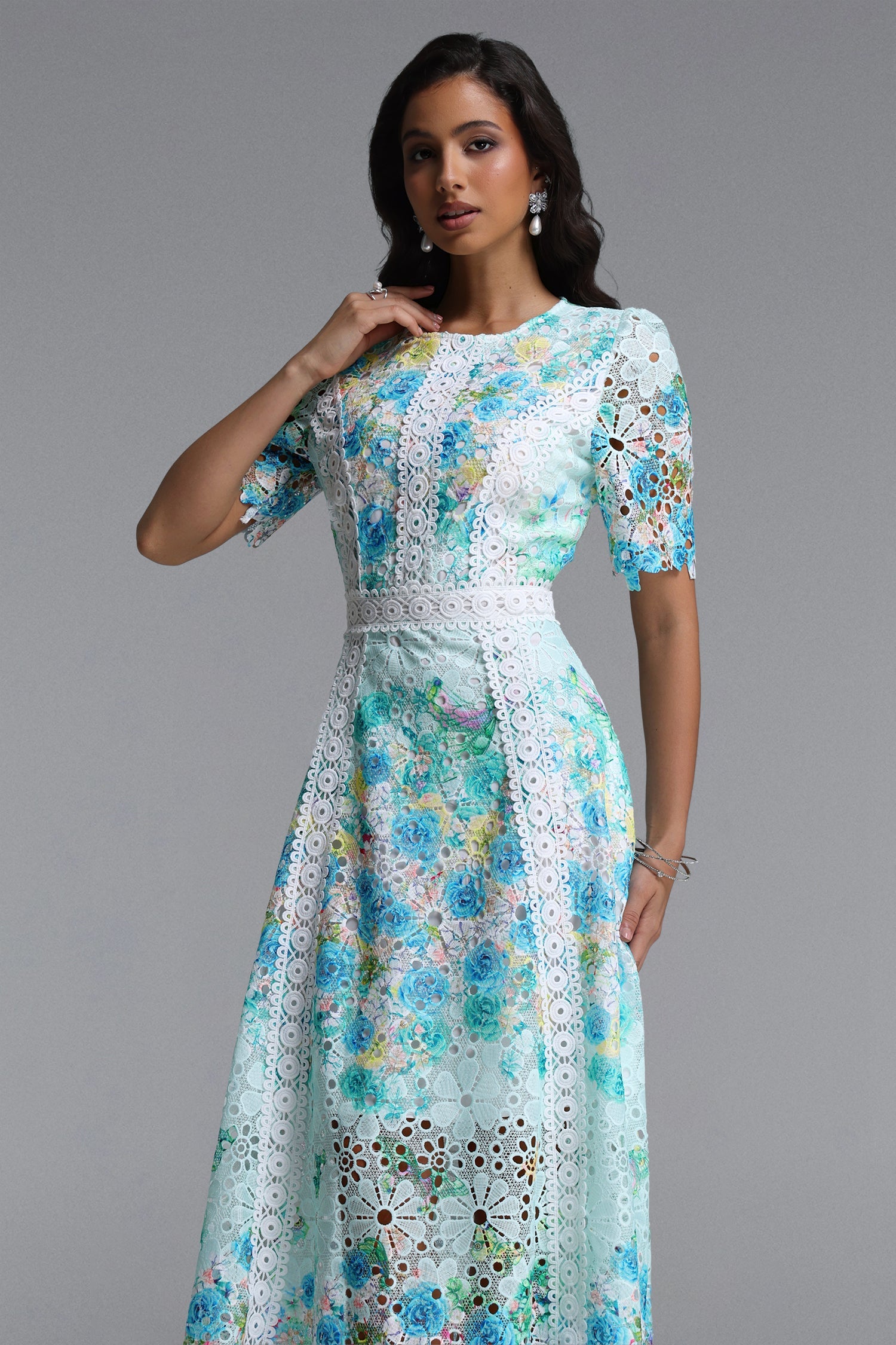 Pillose Resort Cinched Round Neck Short Sleeve Floral Print Lace Green Maxi Dress C260400090