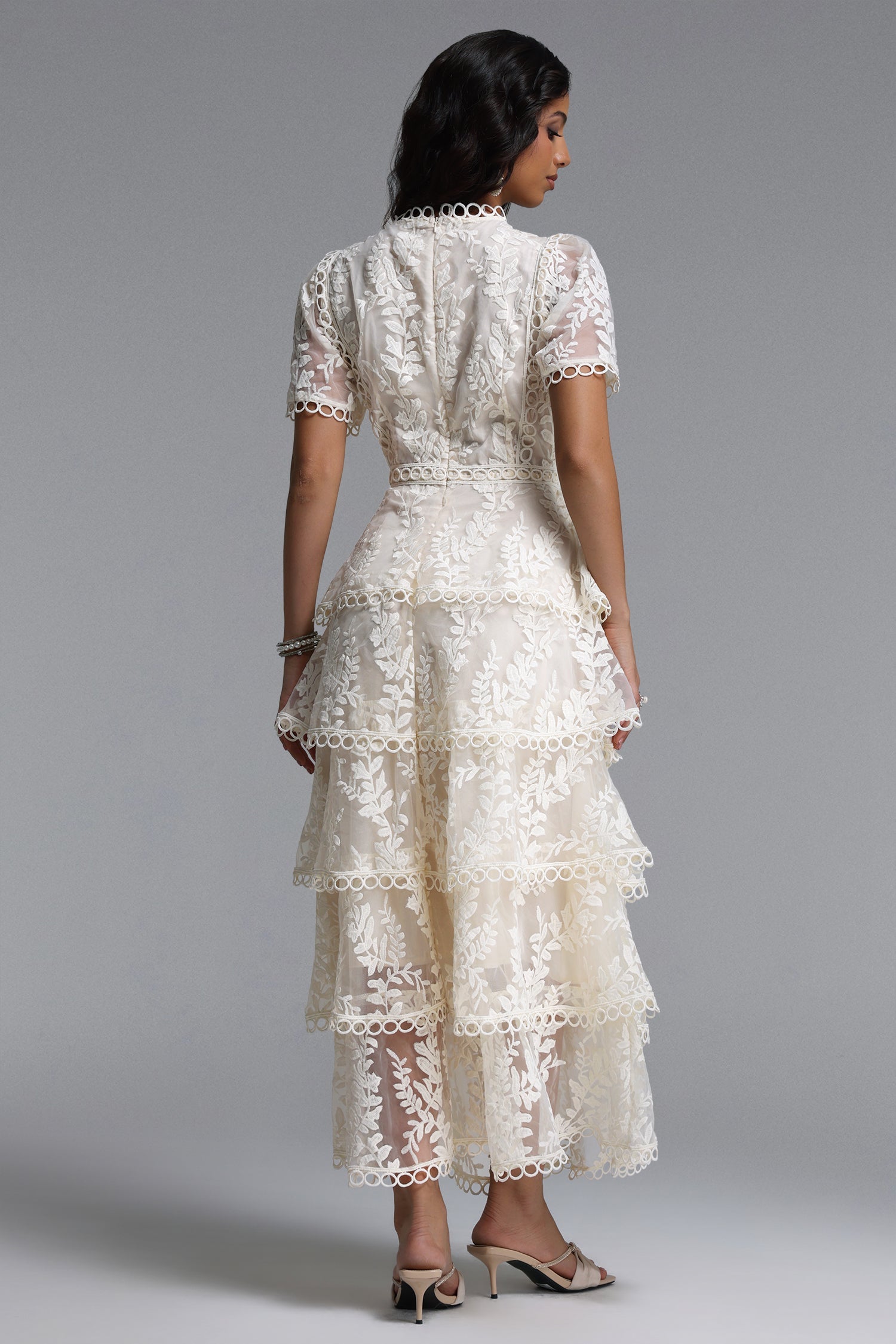 Yedda Resort Flowy Round Neck Short Sleeve Floral Embroidered Woven Maxi Dress C260400053