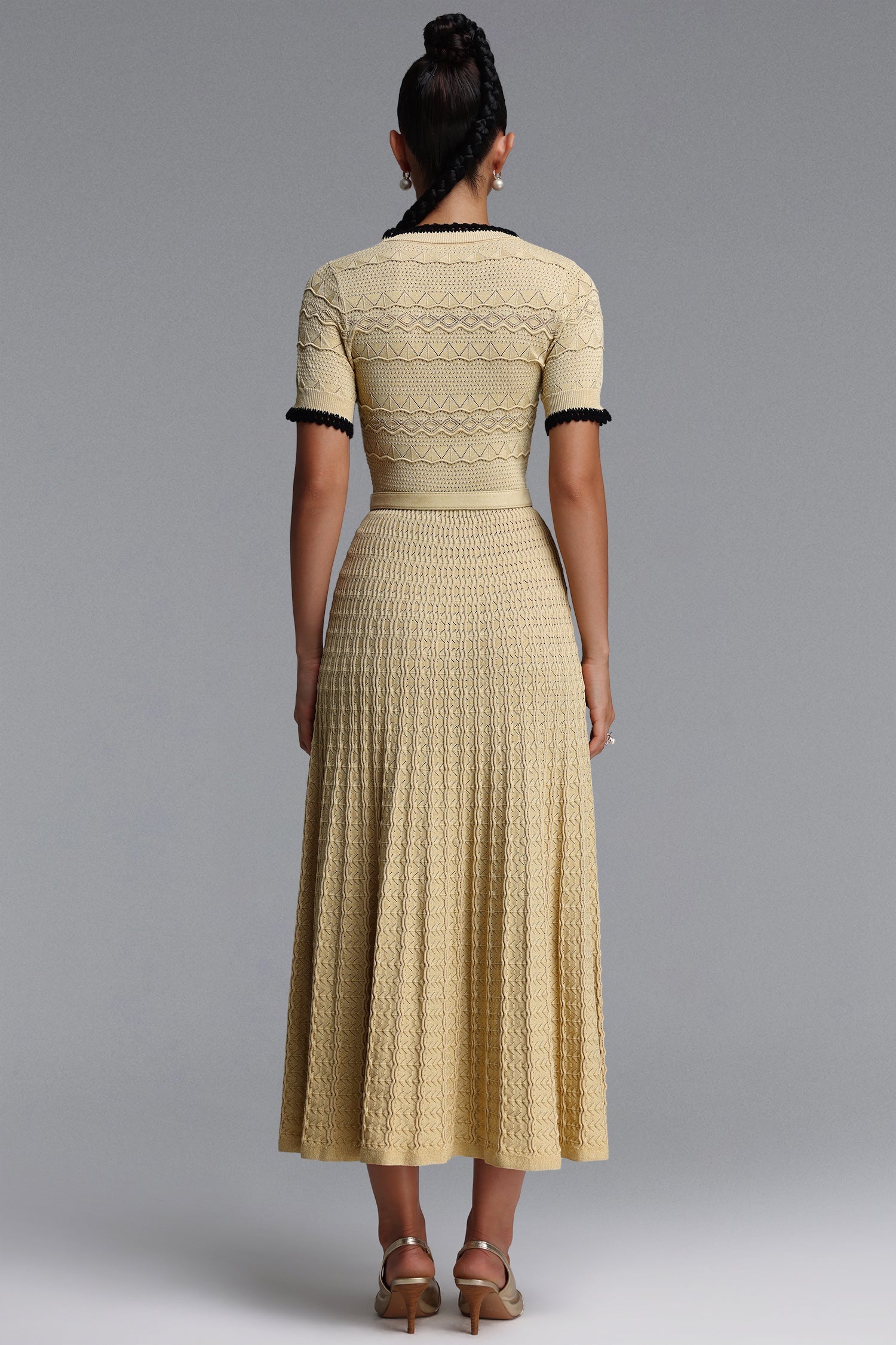 Wagani Elegant Contour Round Neck Short Sleeve Knit Maxi Dress C260800095
