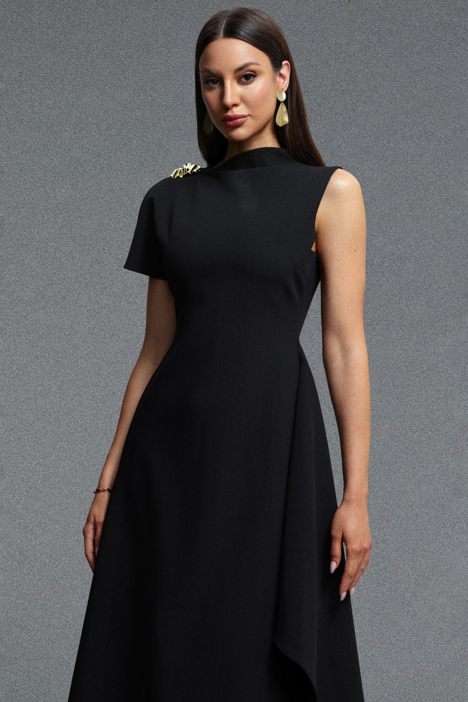 Weren Elegant Contour High Neck Asymmetric Black Maxi Dress D251201536