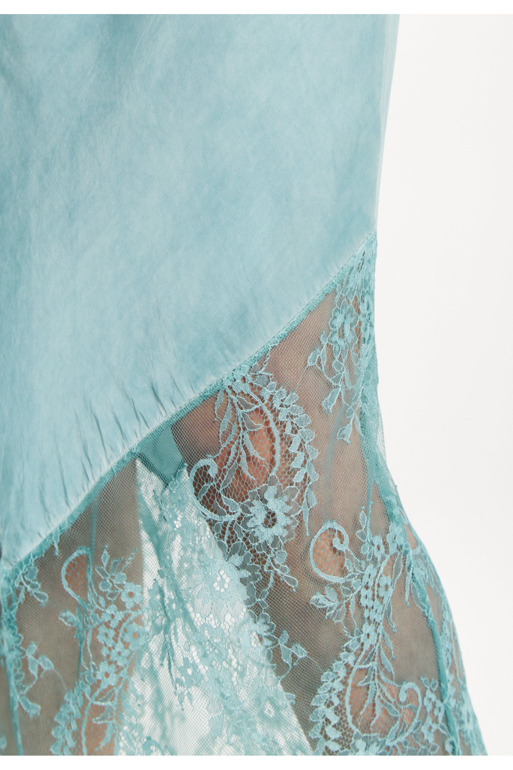 Lace Detail V Neck Maxi Dress UAL01413008A