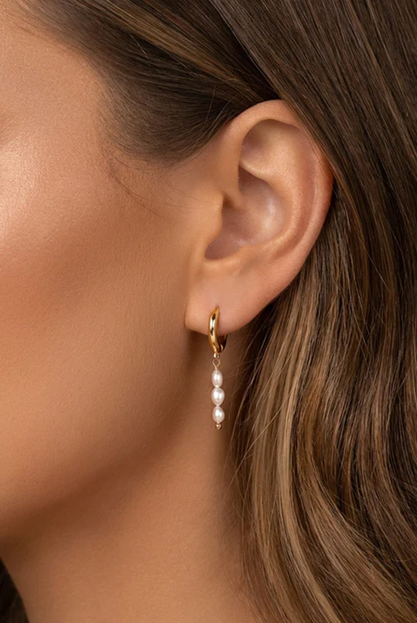 Tiny Baroque Pearl Huggie Hoop Earrings 324