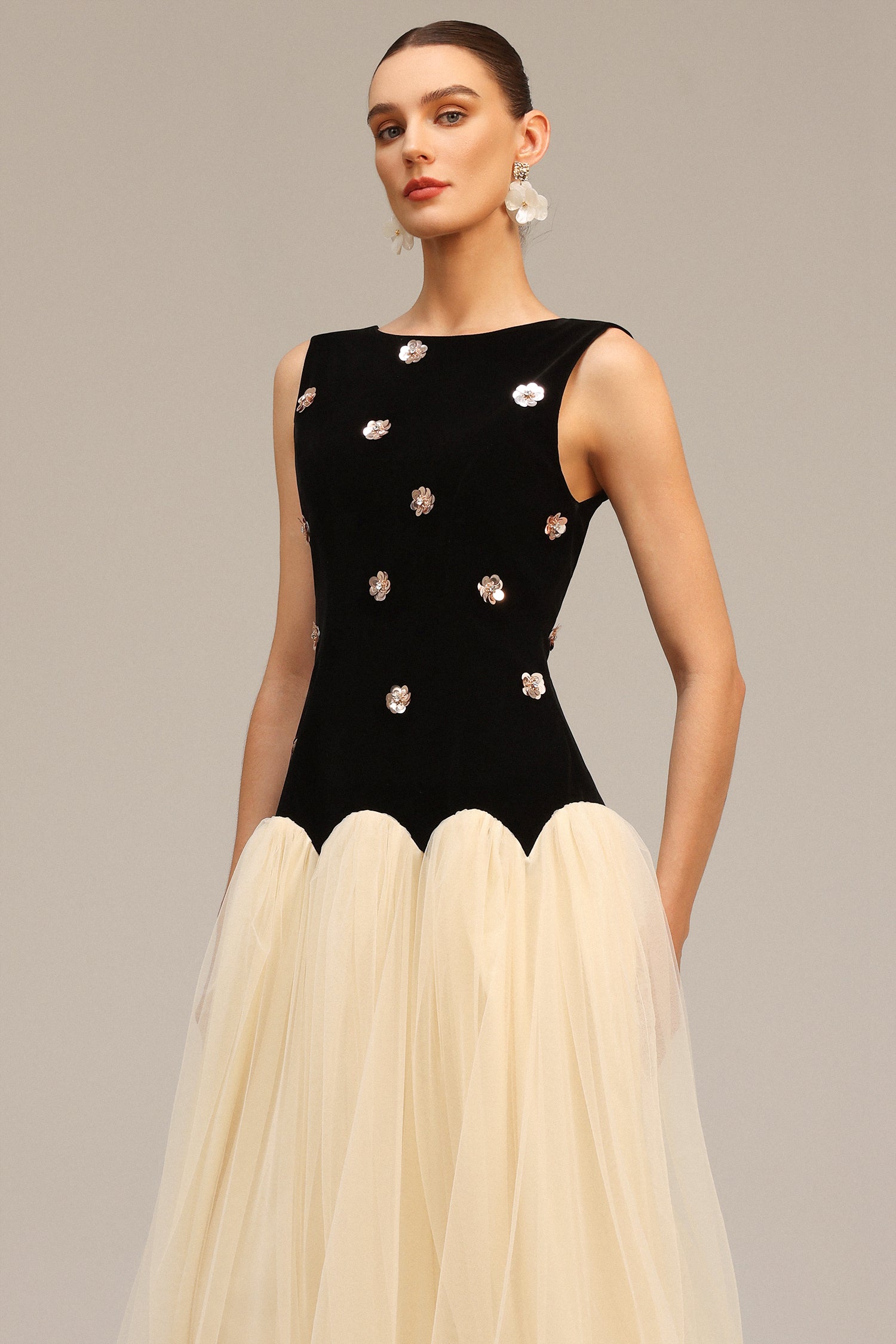 Roto Sleeveless Sequin Flowers Maxi Dress C250500082