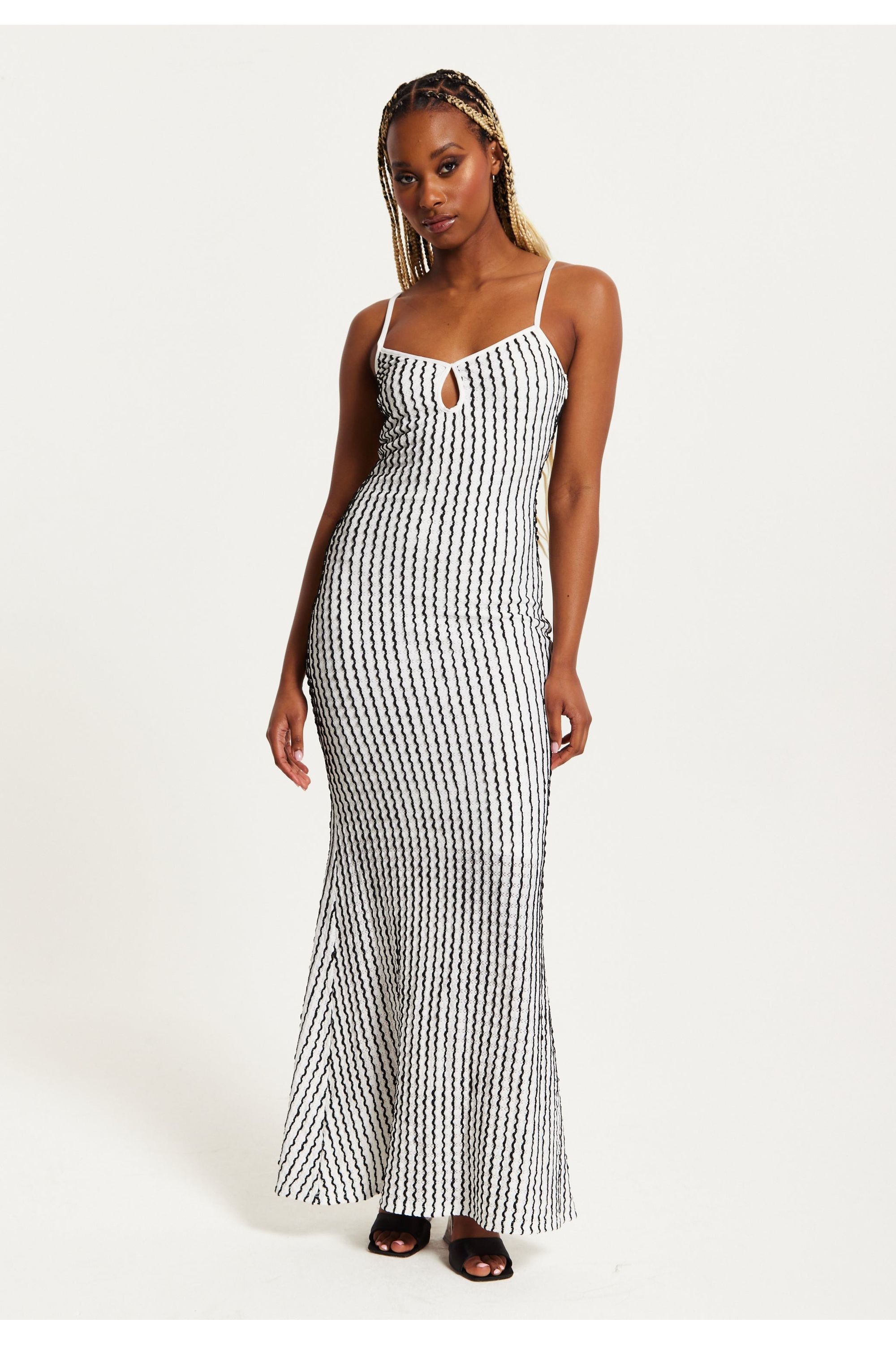 Elegant Striped Maxi Dress In Black & White MYL019