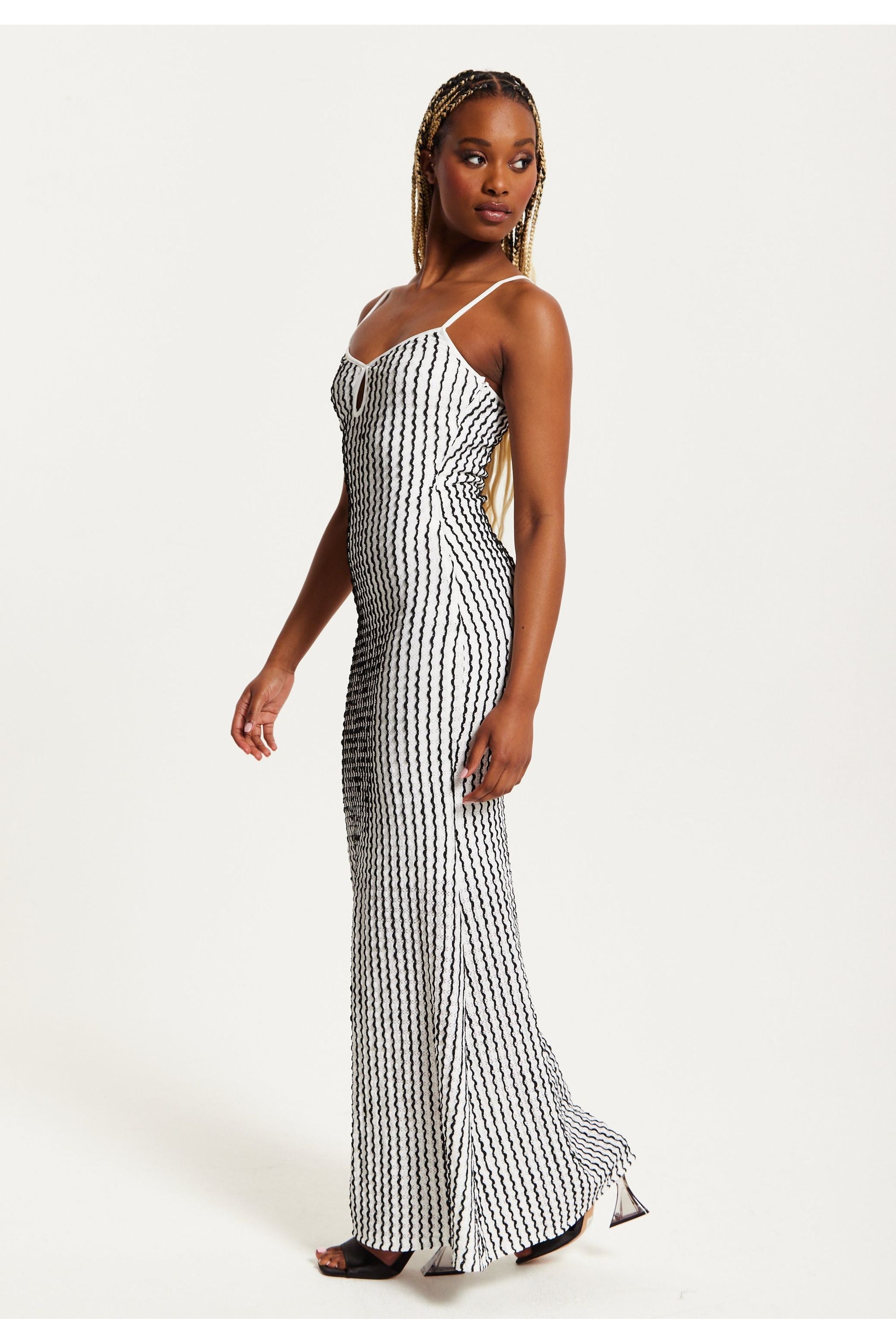 Elegant Striped Maxi Dress In Black & White MYL019