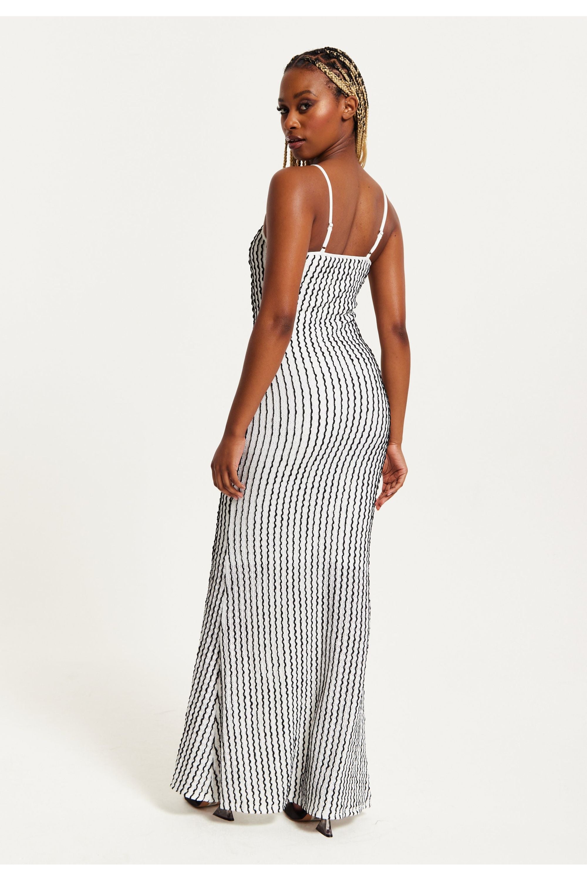 Elegant Striped Maxi Dress In Black & White MYL019