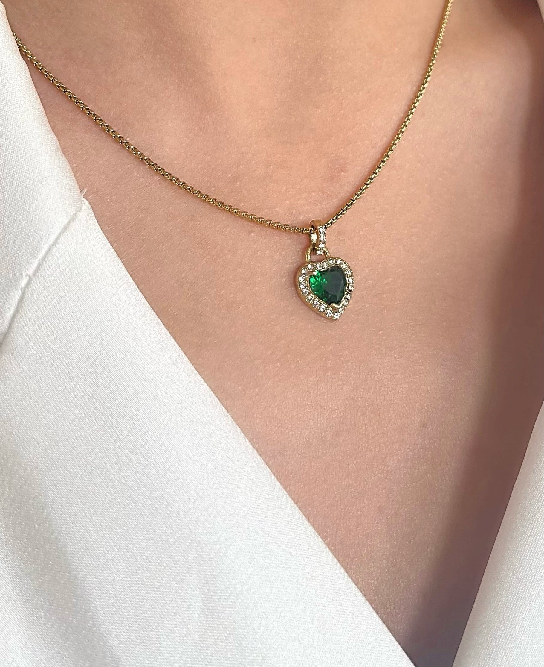Emerald Green Diamante Heart Necklace And Earrings Set In Gold JE400424