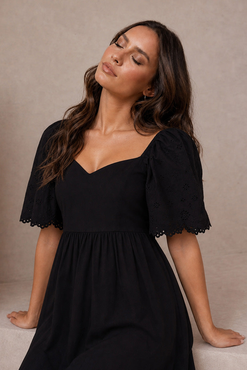 Broderie Sleeve Poplin Maxi Dress In Black AKCCJD01BK