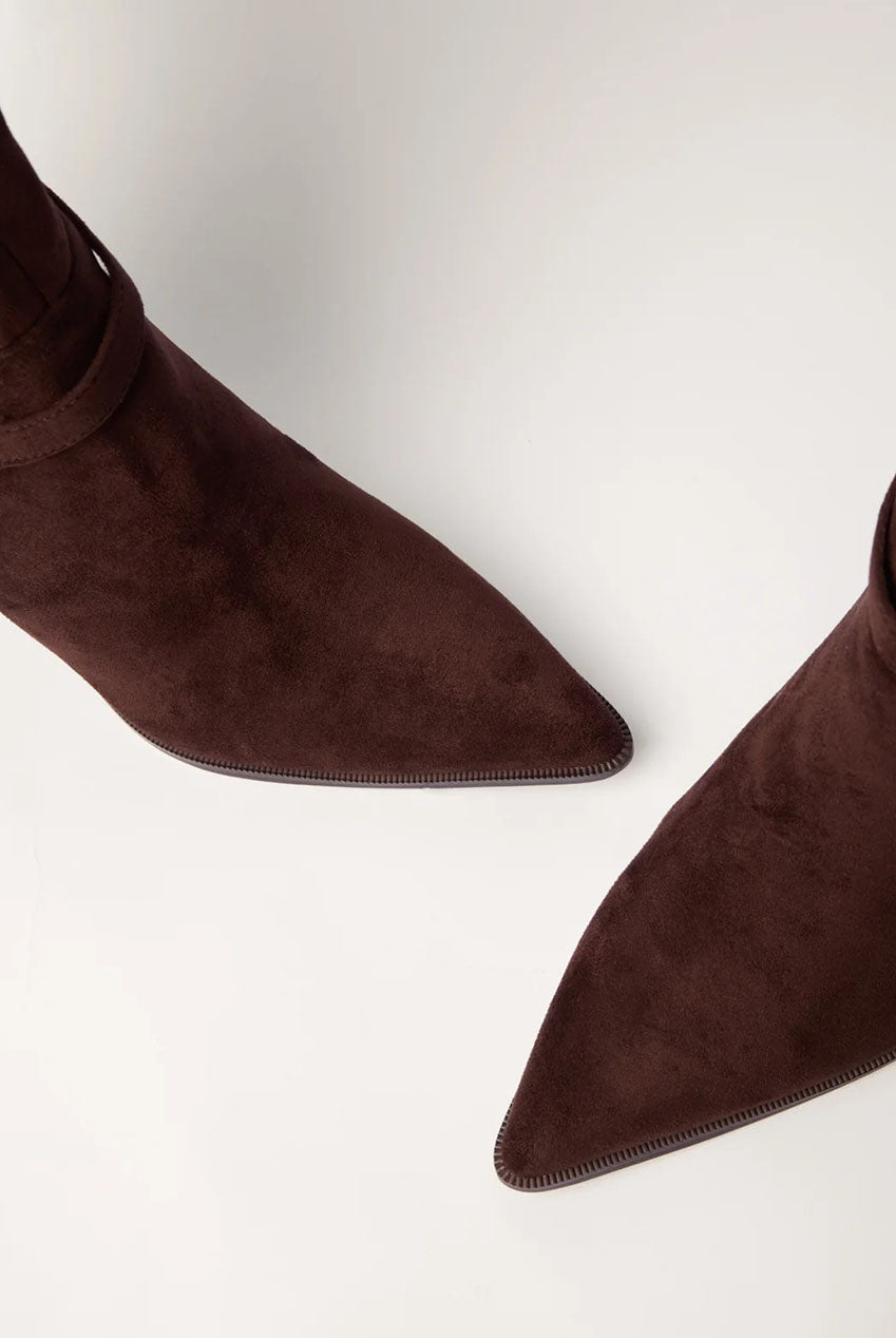 Pointed Toe Buckle Detail Knee High Boots AW26222B025
